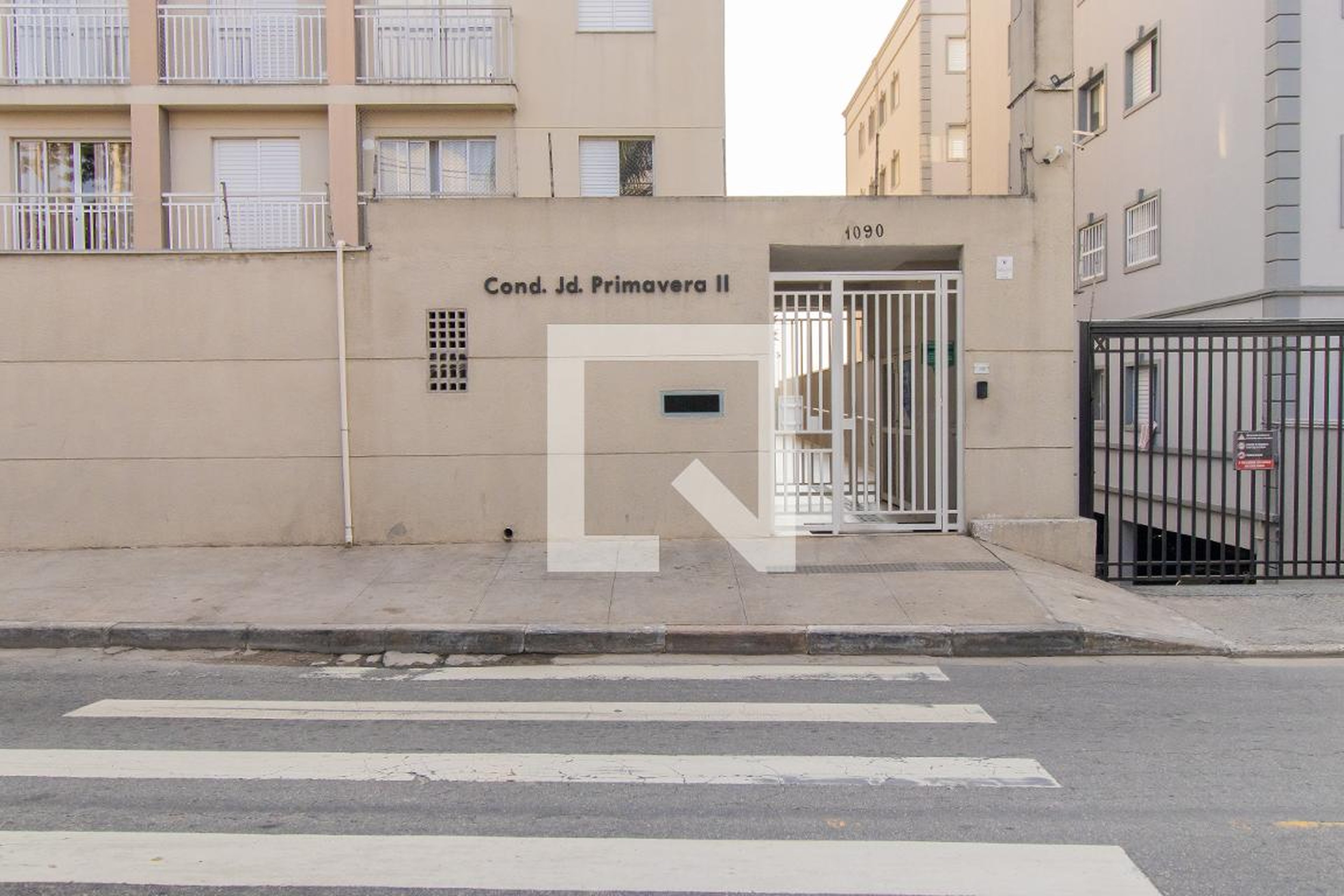 Fachada do Prédio Condomínio em Estrada da Aldeinha, 1090