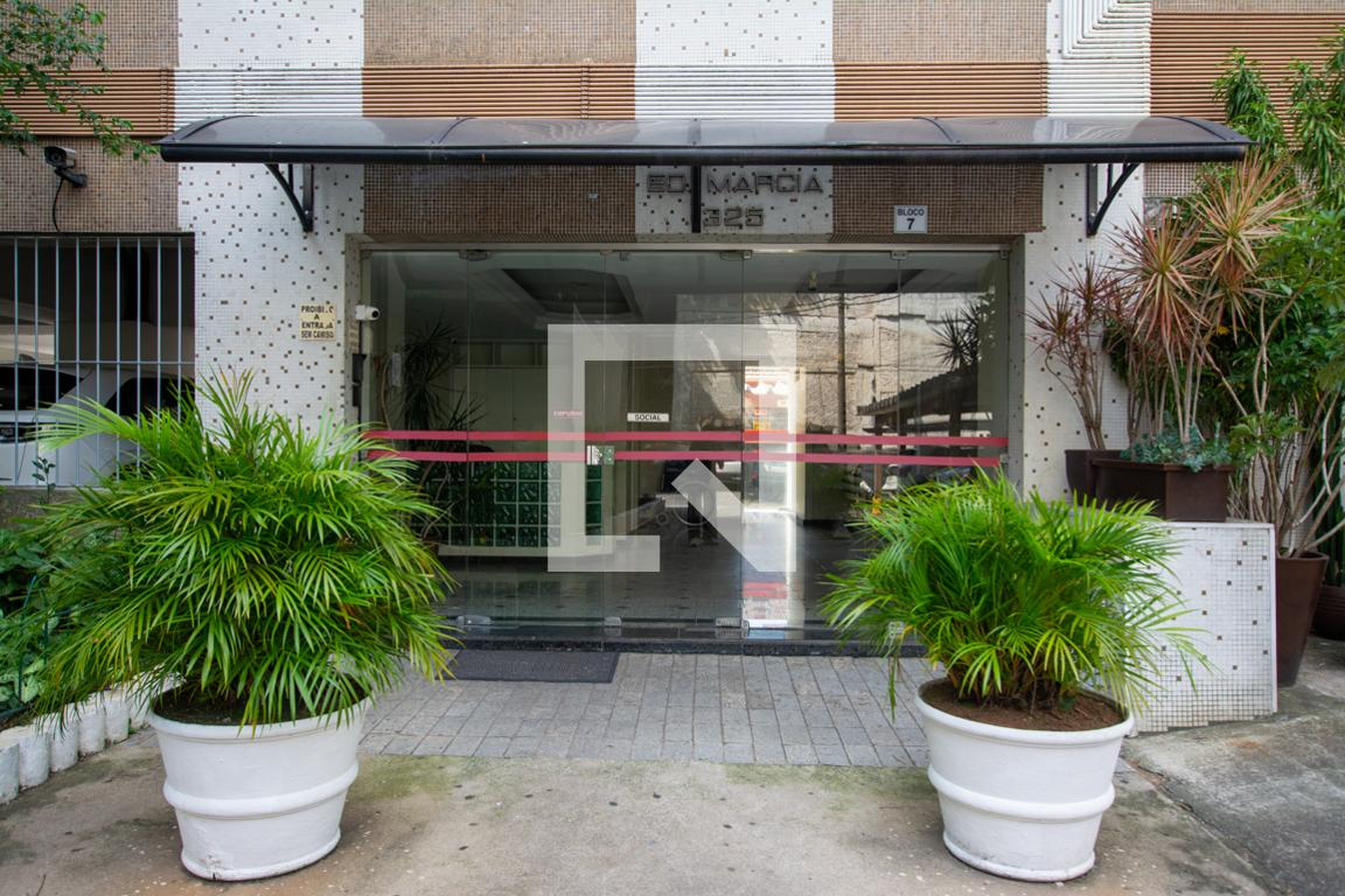 Fachada do Prédio Condomínio Super Quadra