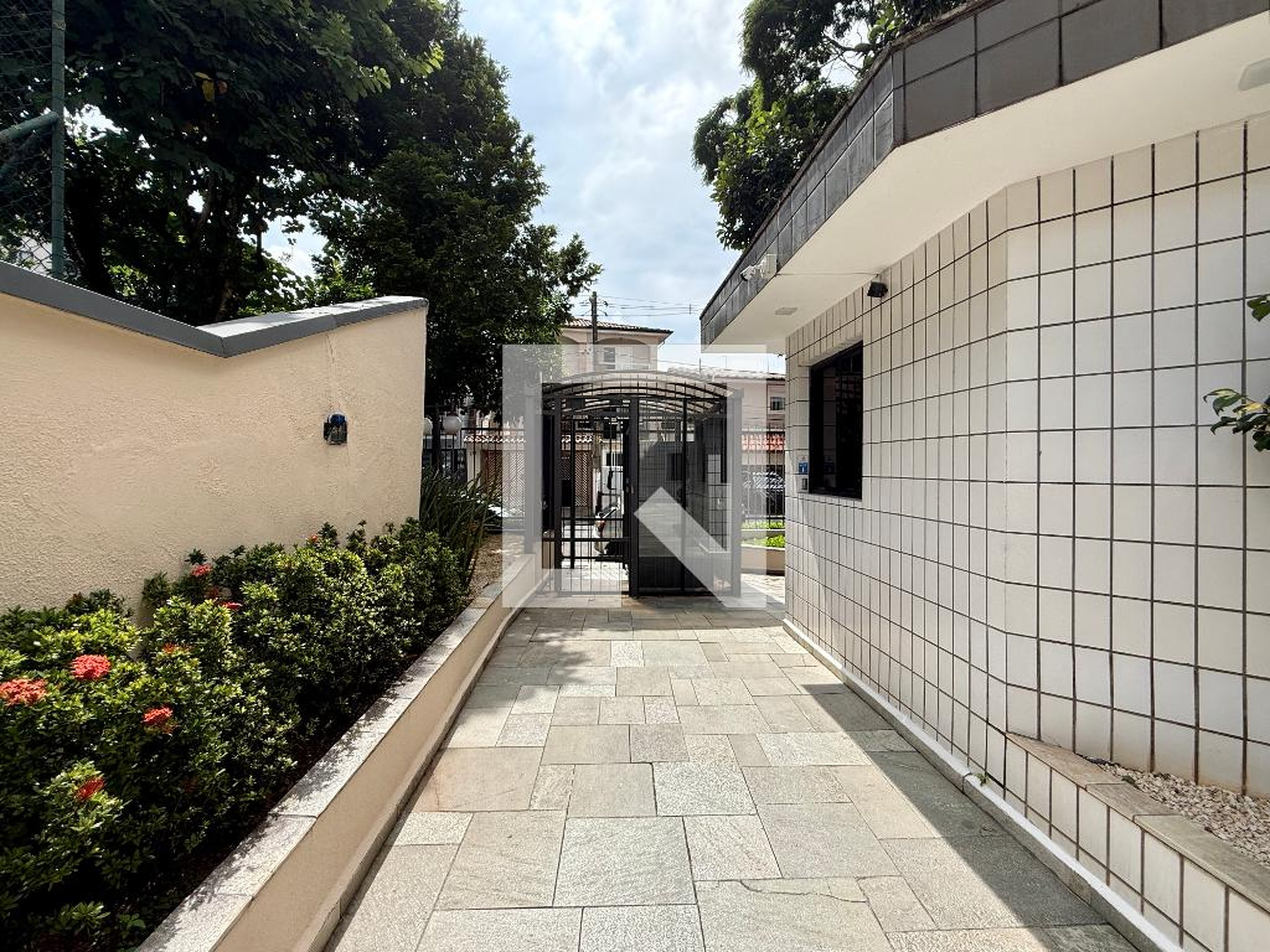 Entrada - Edifício Bosque do Rouxinol