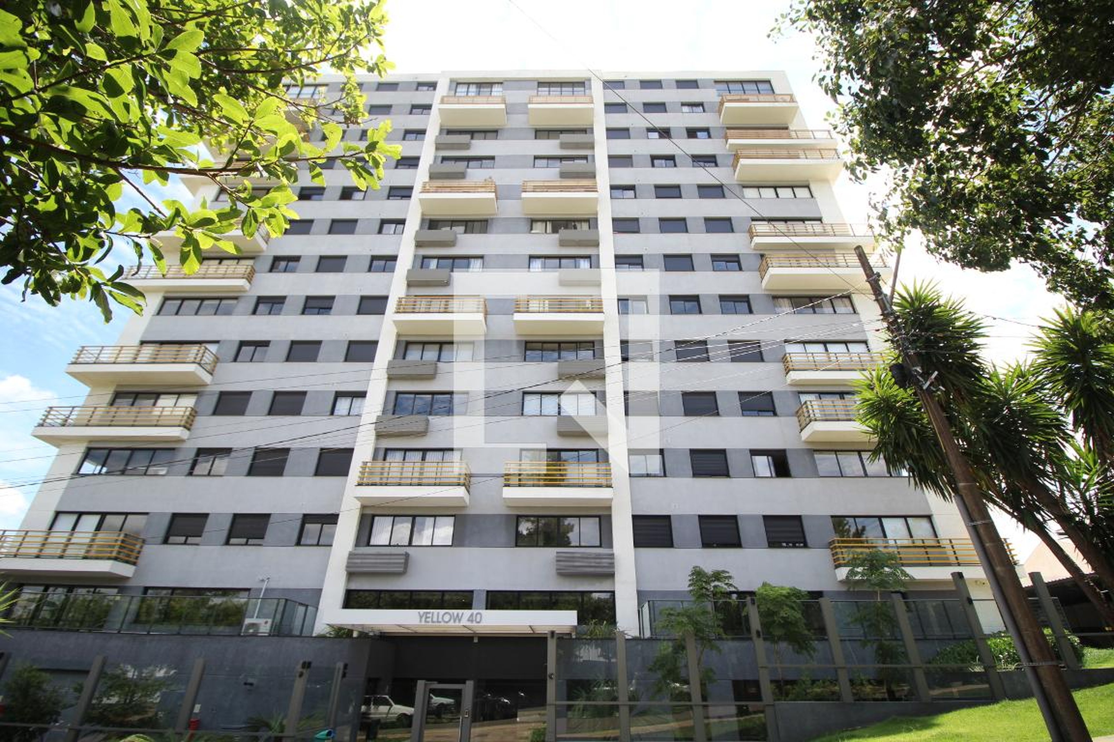 Fachada Condomínio Yellow Residence