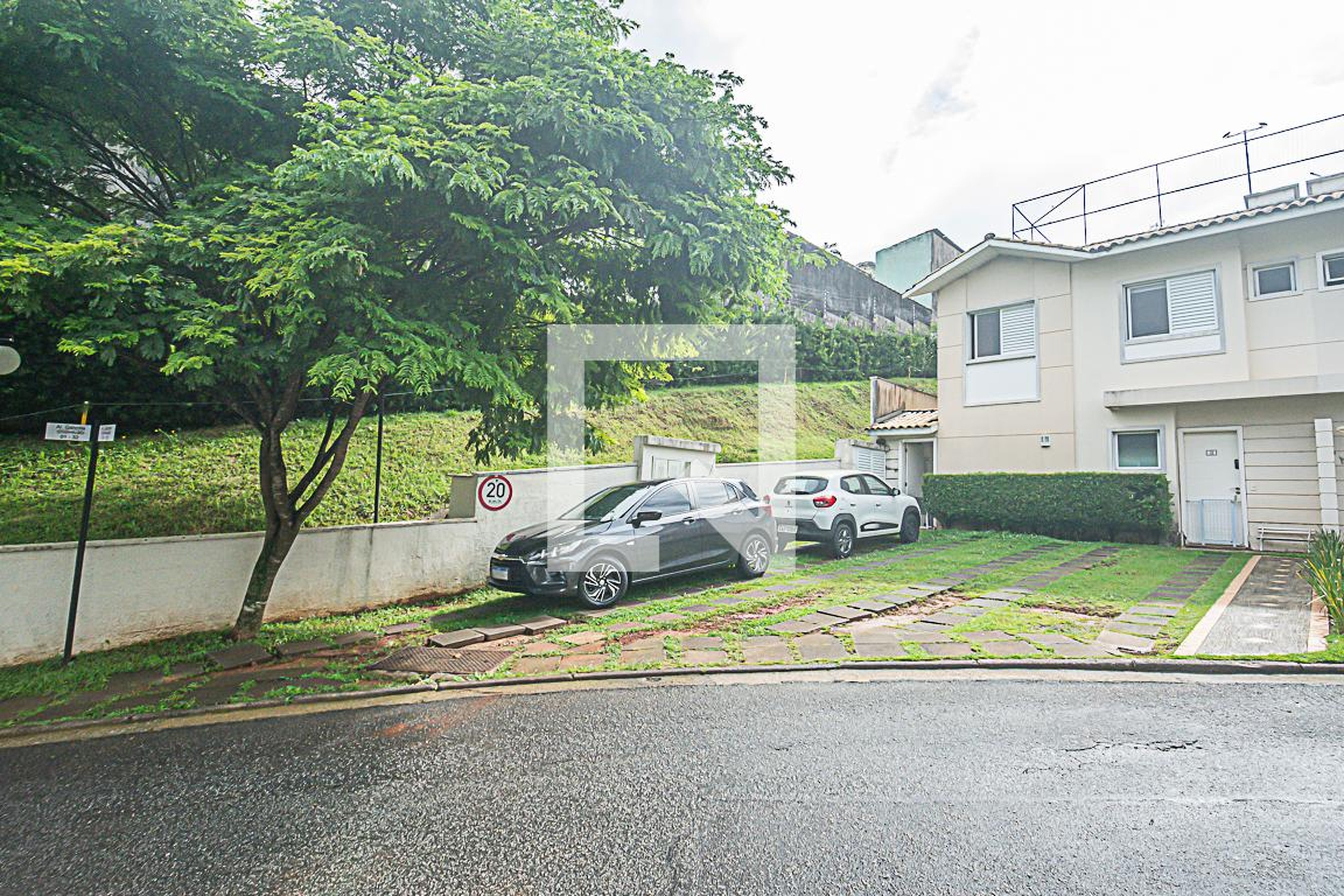 Fachada Condomínio em Avenida Robert Kennedy, 1675