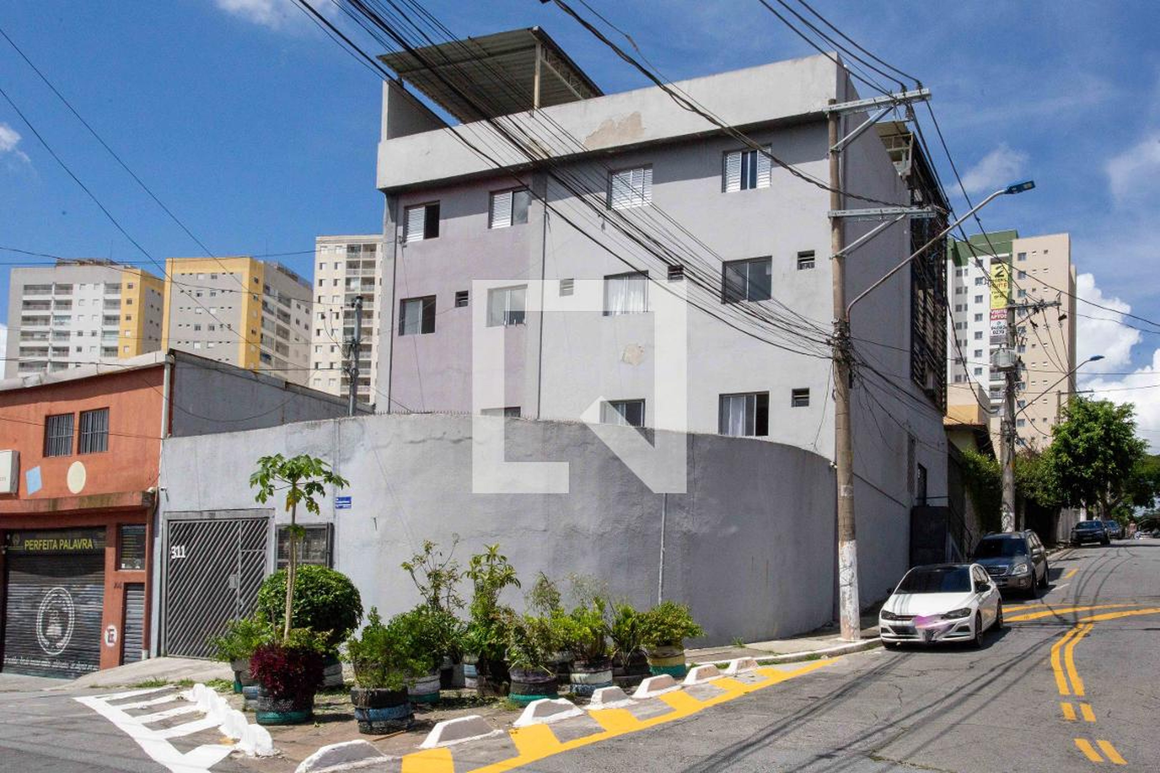 Fachada Condomínio em Rua Ida Espagiari Martins, 311