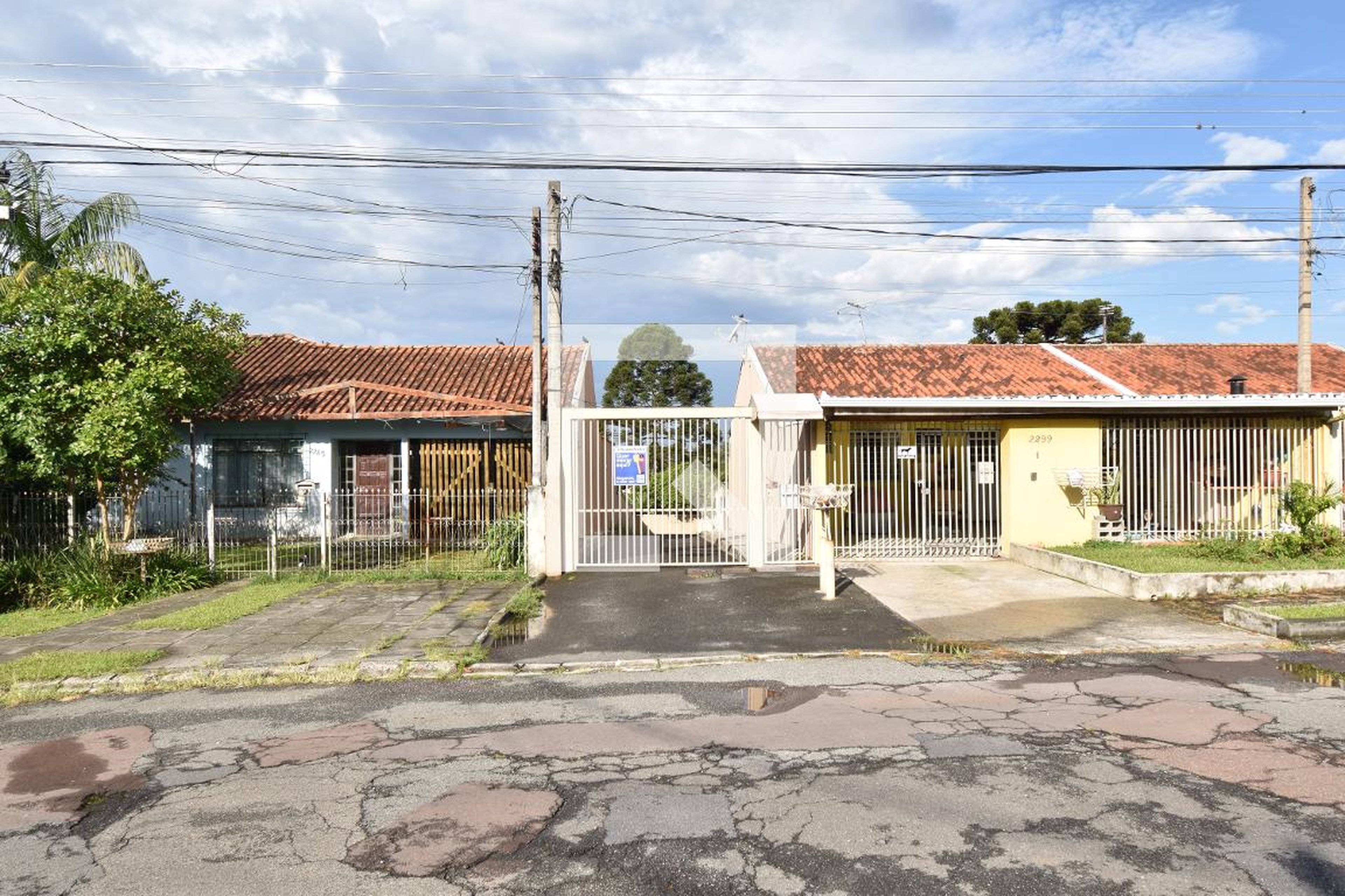 Fachada Condomínio em Rua Adilio Ramos, 2299