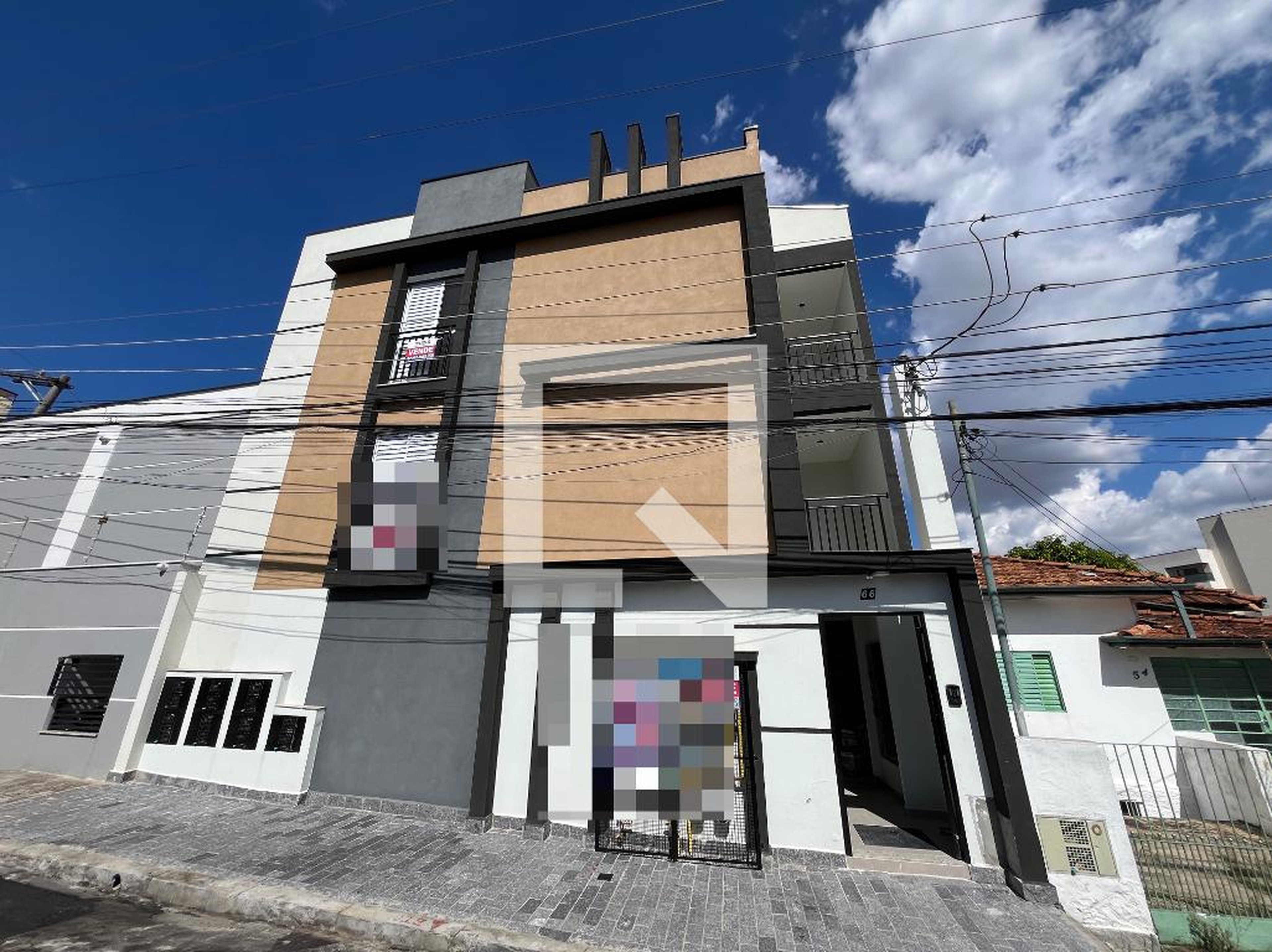 Fachada Condomínio em Rua Caranguejo, 66