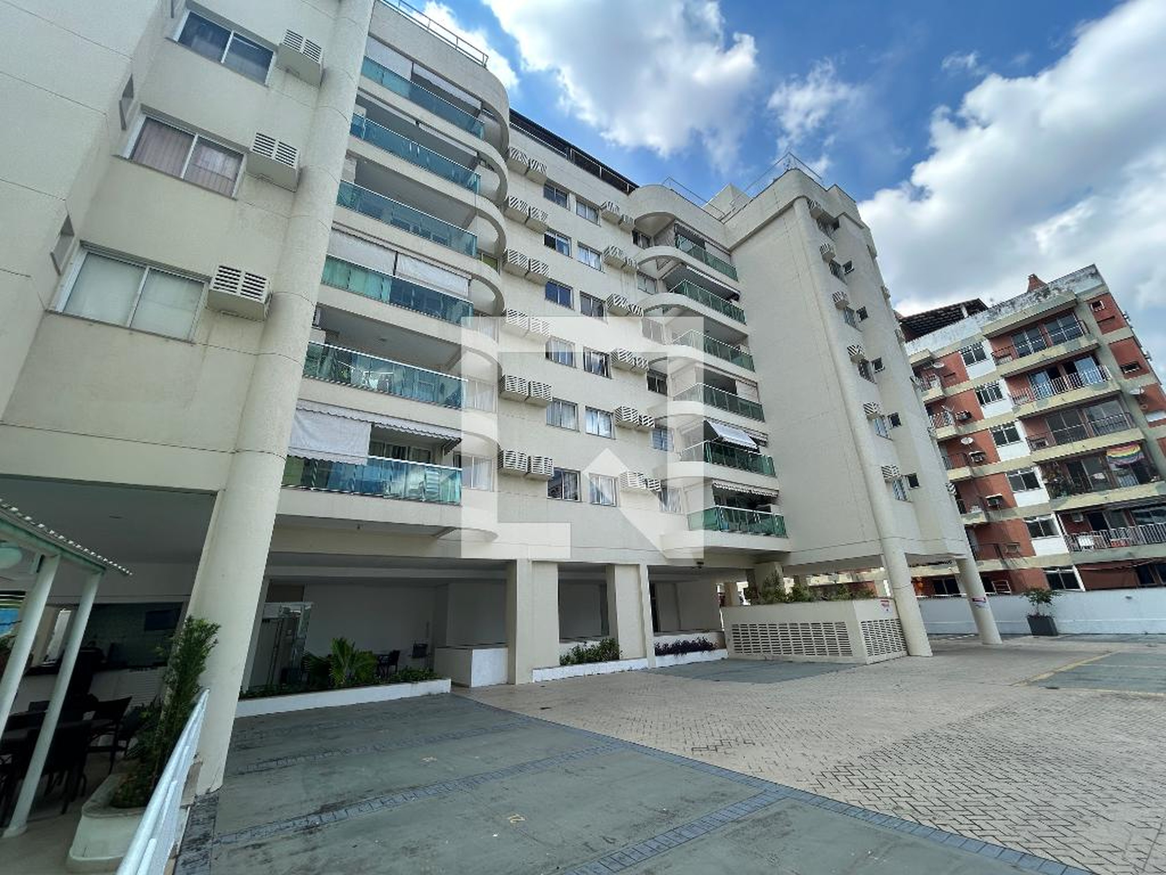 Fachada Condomínio Speciale Méier