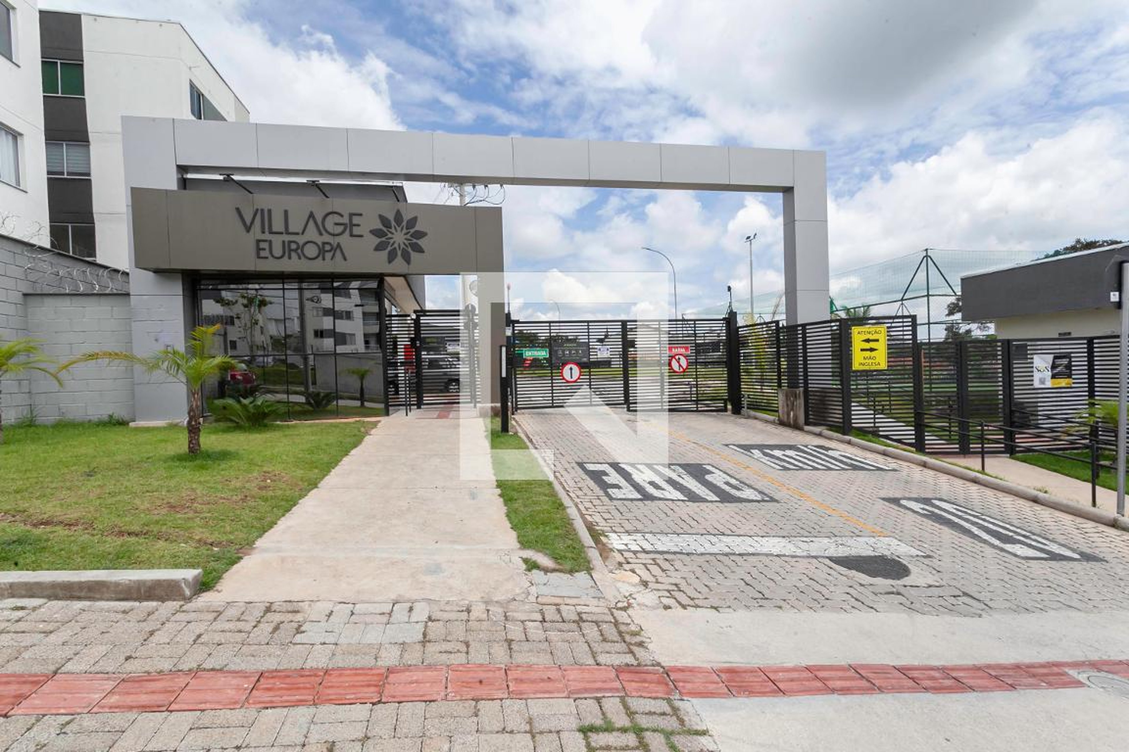 Fachada Condomínio em Rua Pinho, 270