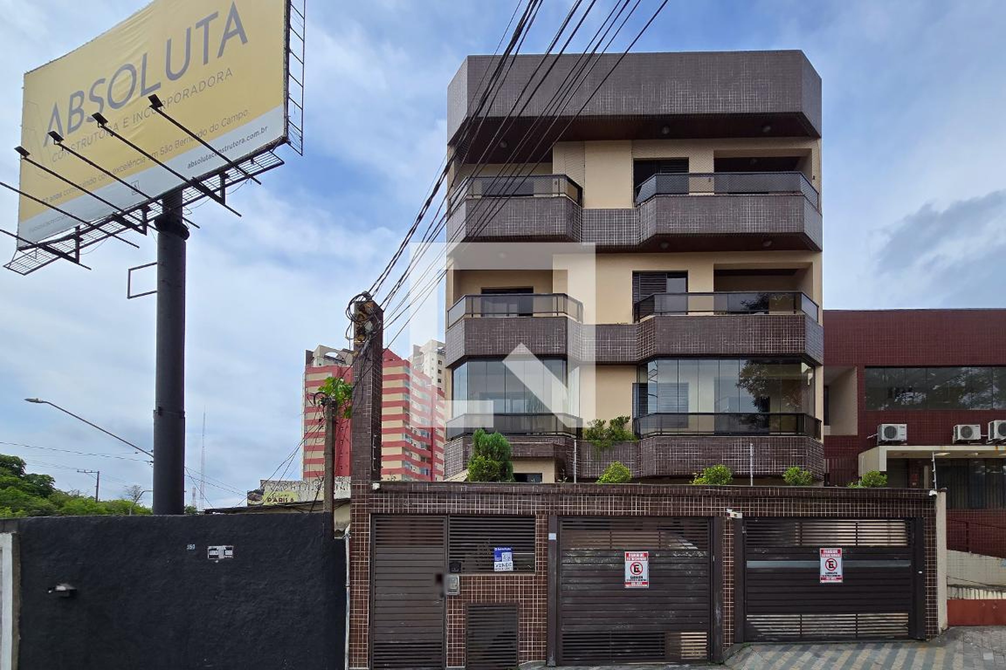 Fachada Condomínio em Rua Anunciata Gobbi, 43