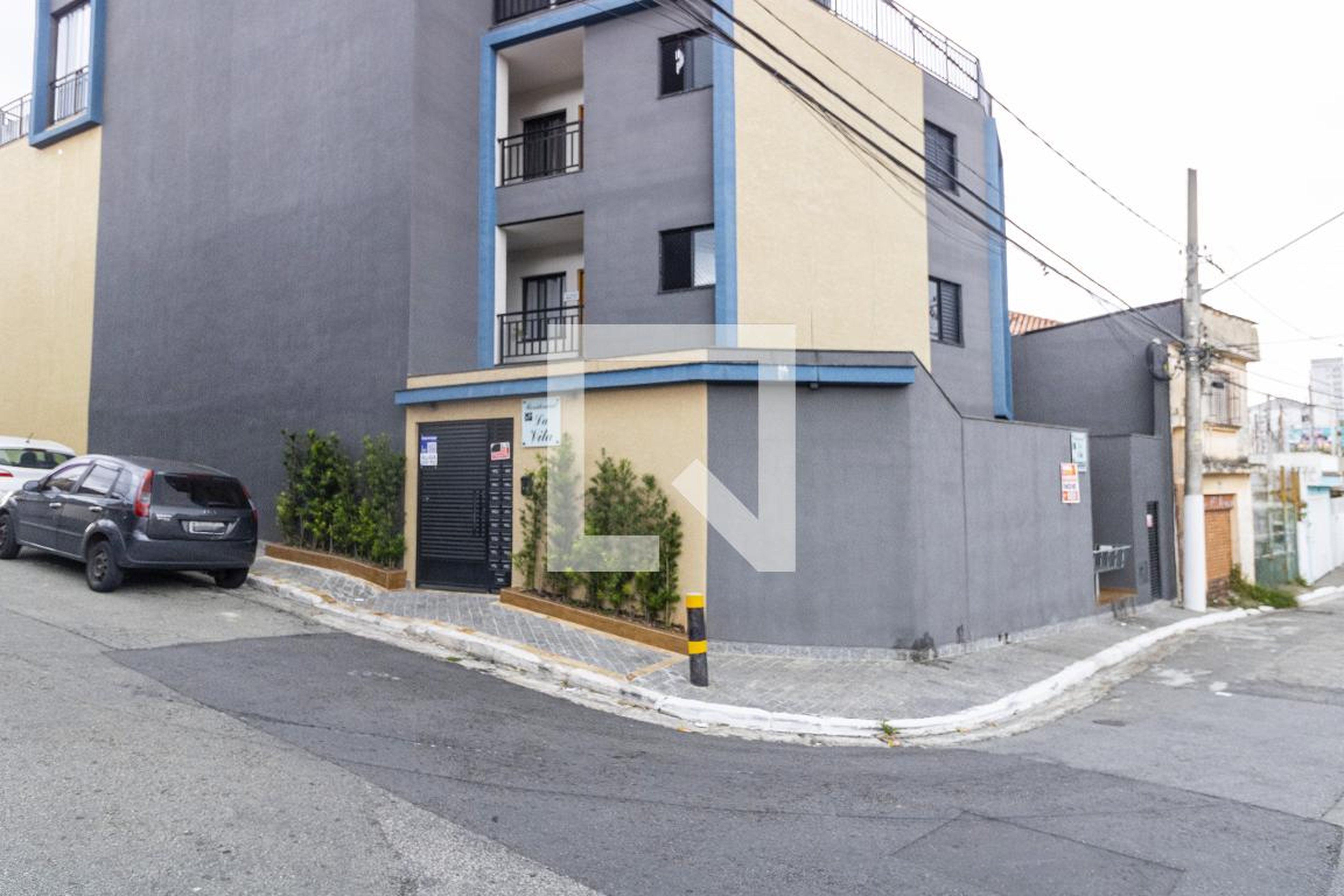 Fachada Condomínio em Rua Calandra, 292