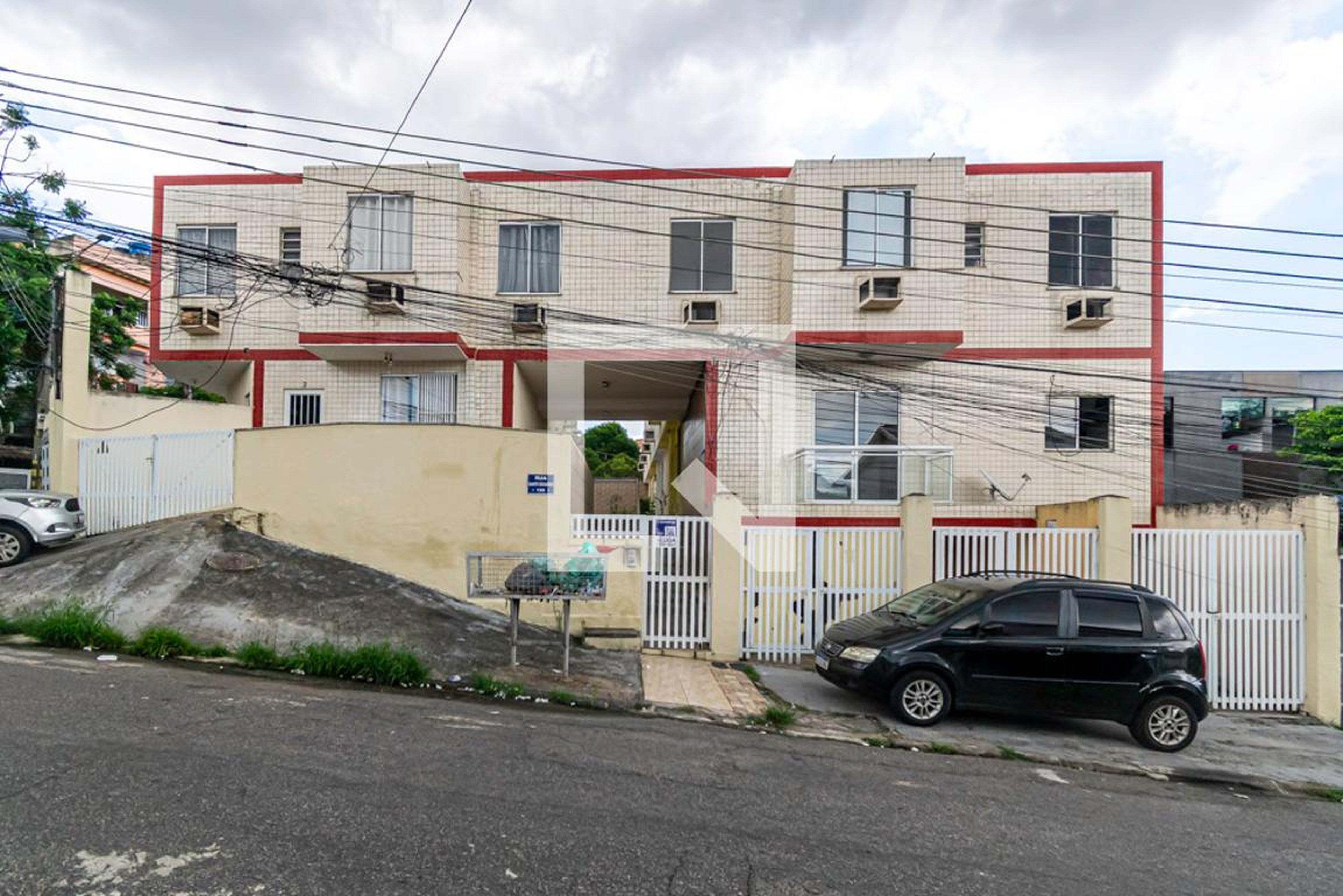 Fachada do Prédio Condomínio em Rua Santo Eduardo, 150