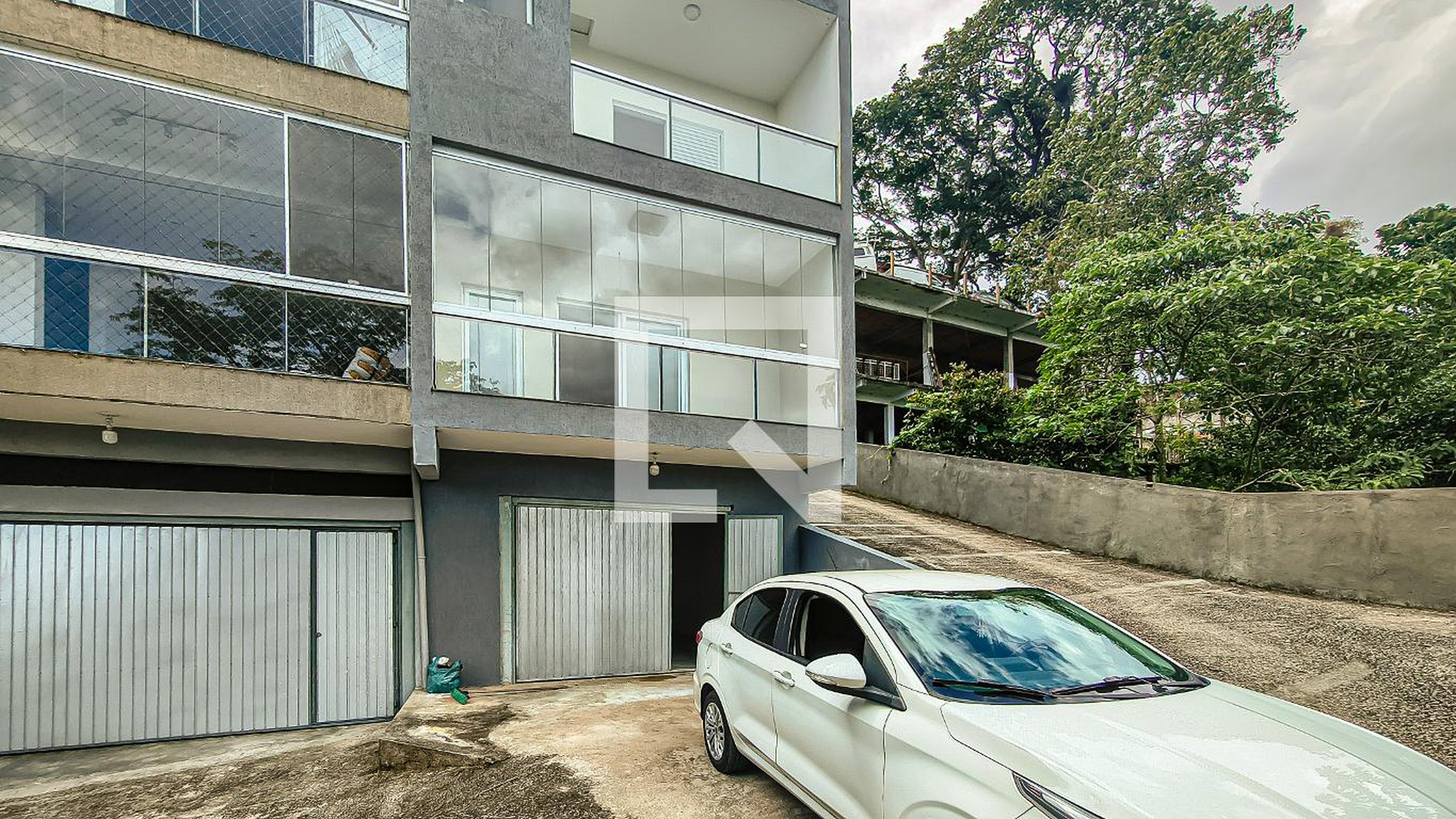 Fachada Condomínio em Rua Dona Virgínia, 106
