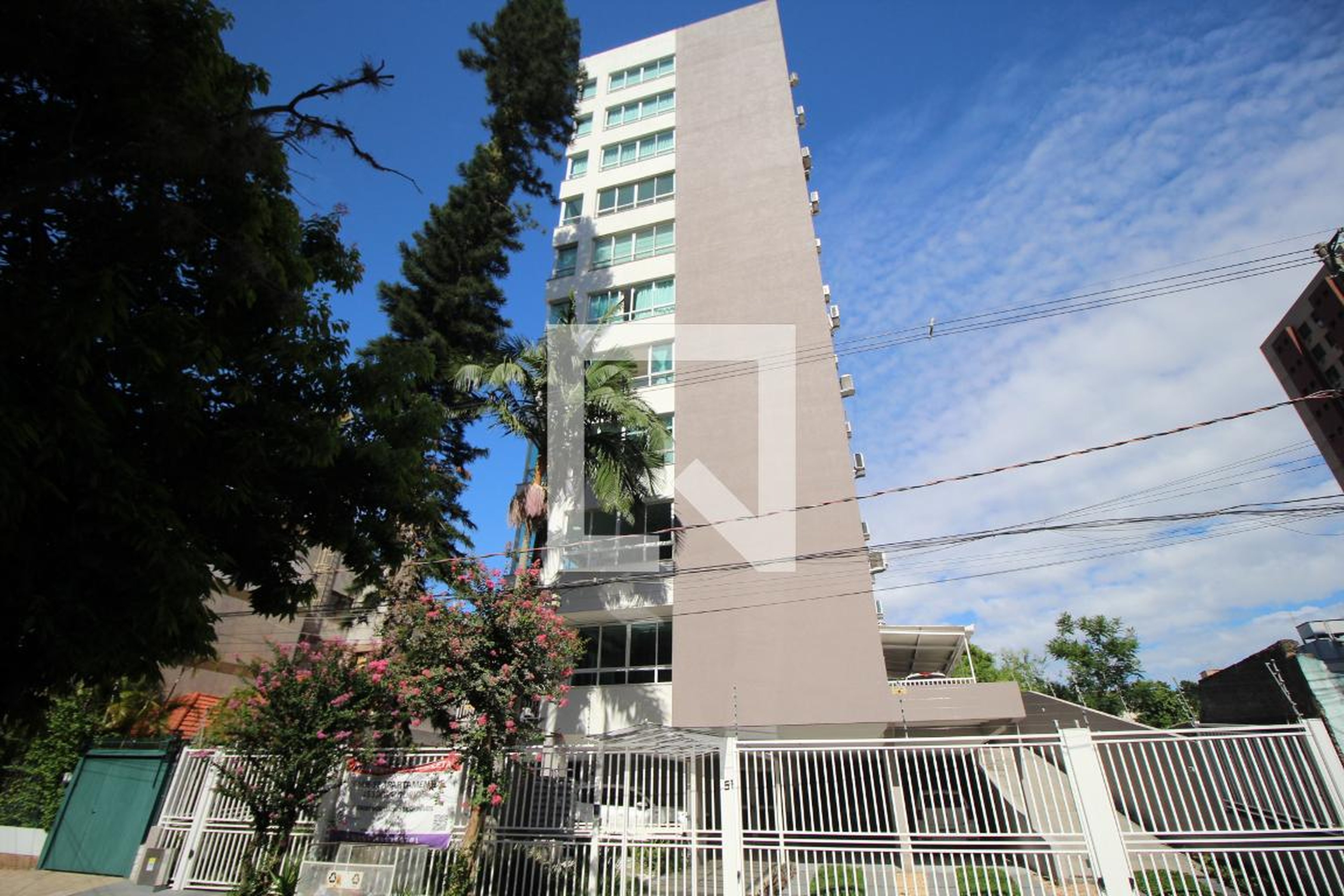 Fachada Condomínio em Rua Luis Cosme, 51