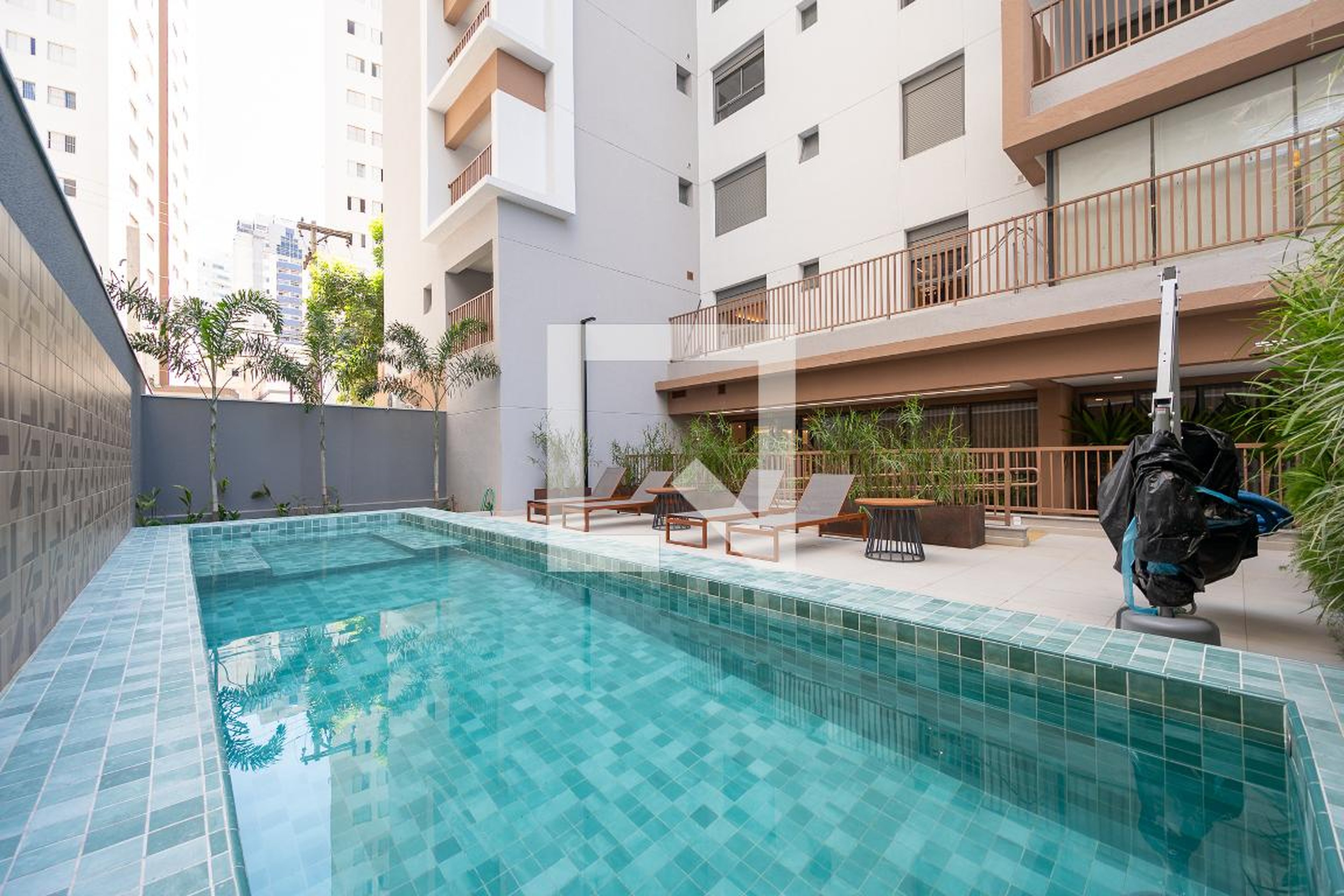 Piscina - Signatur BY Tarjab