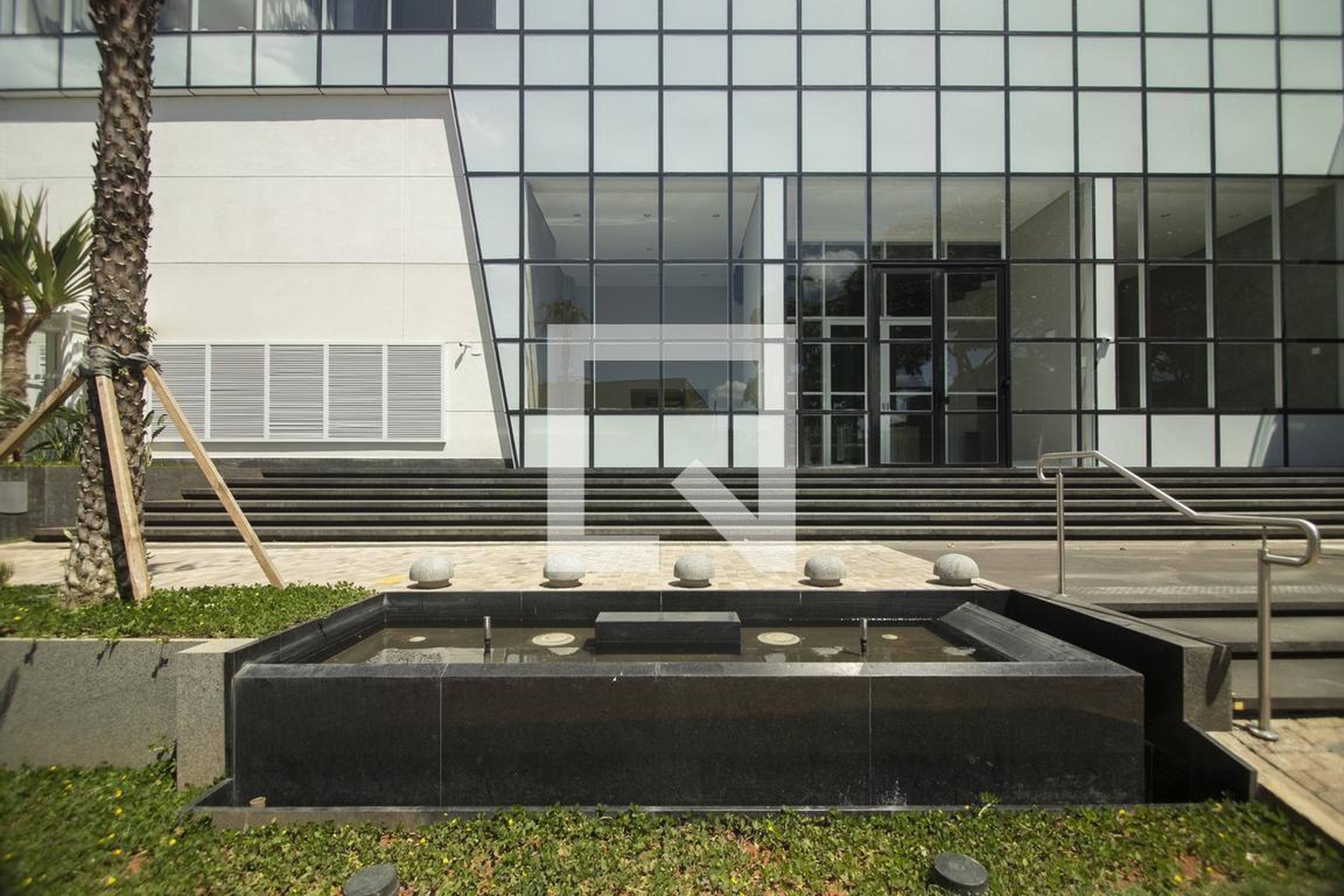 Fachada Condomínio em Avenida Paulo Silva Araújo, 15