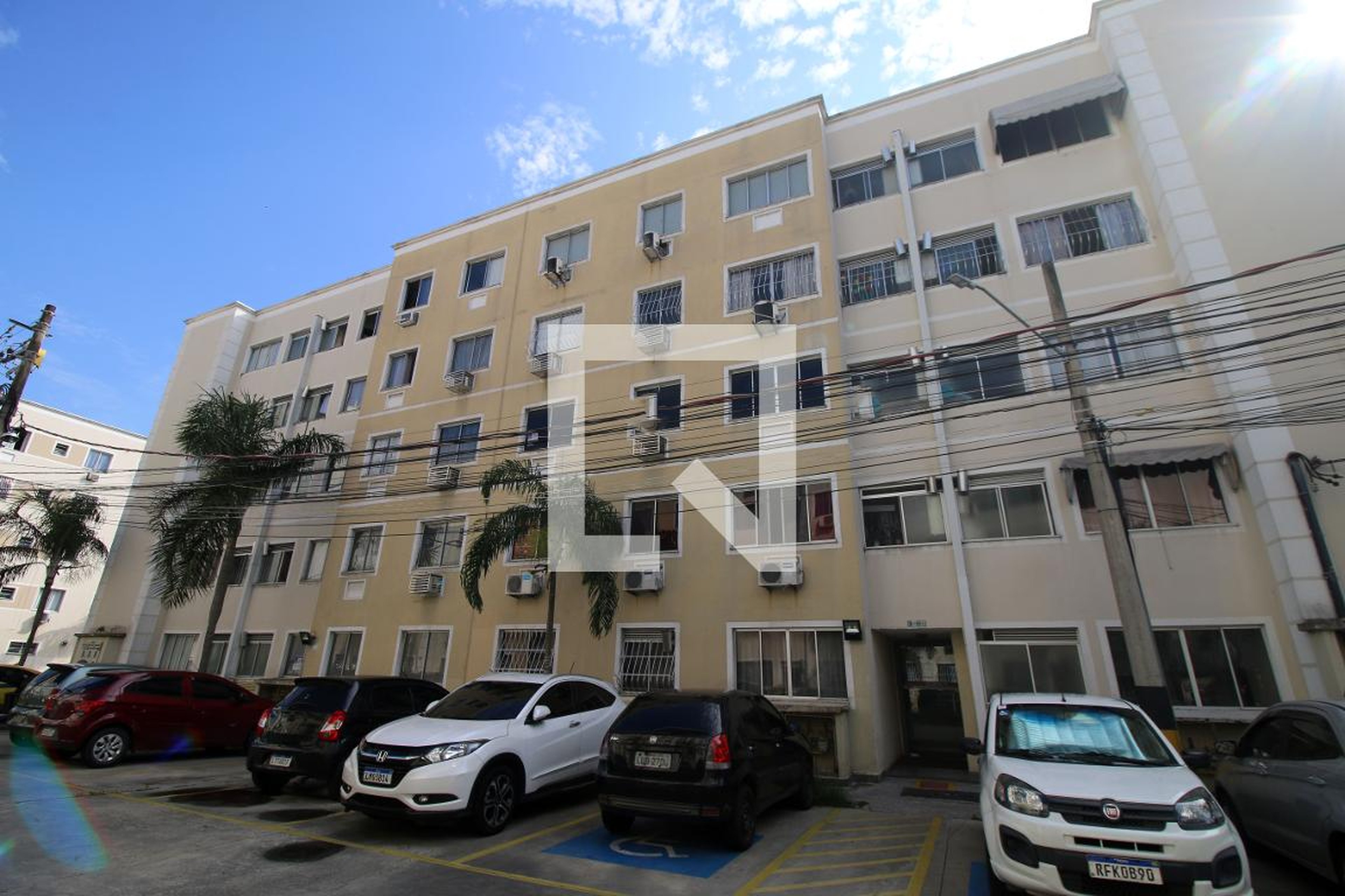 Fachada do Prédio Condomínio Retiro das Rosas