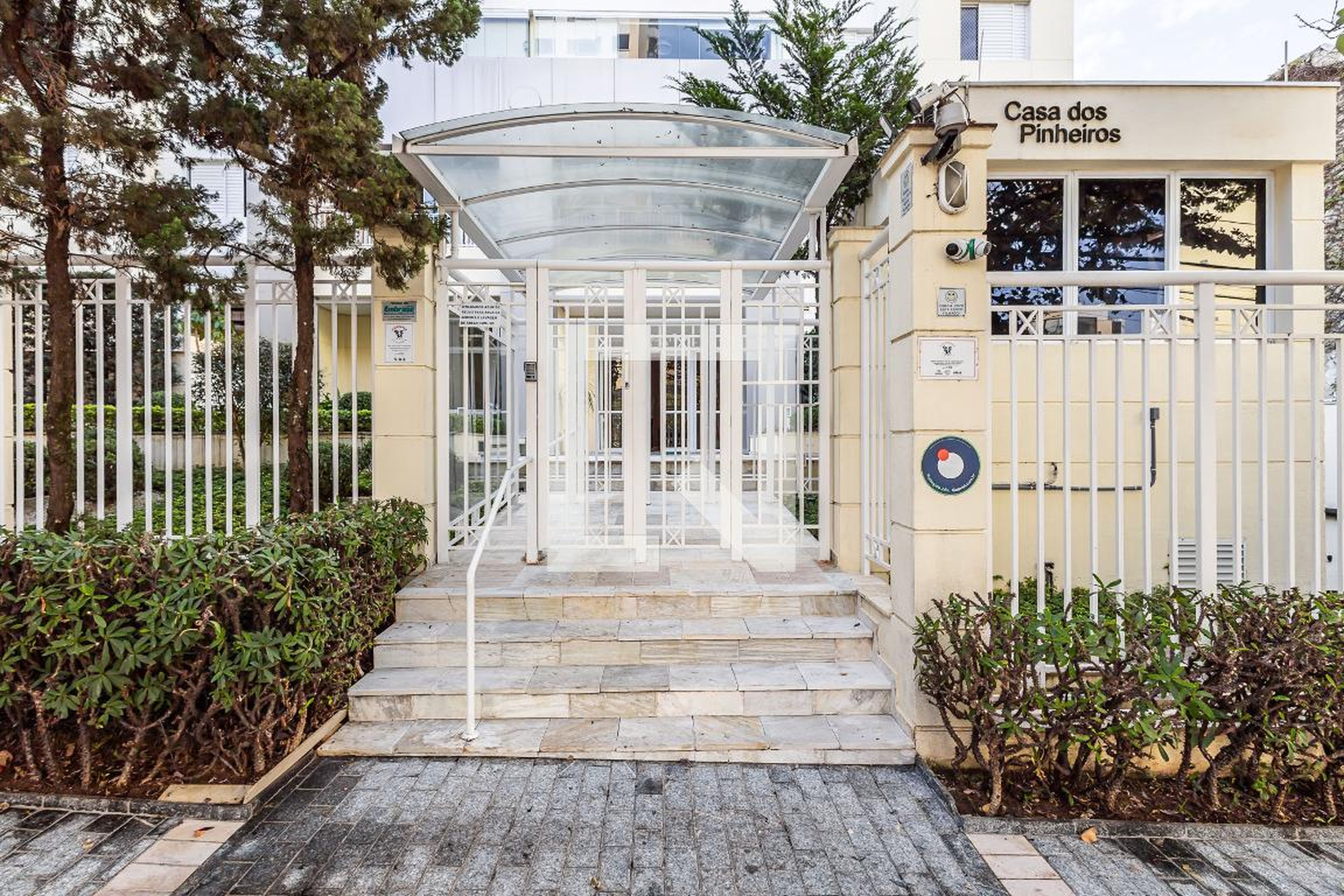 Fachada Edifício Casa dos Pinheiros