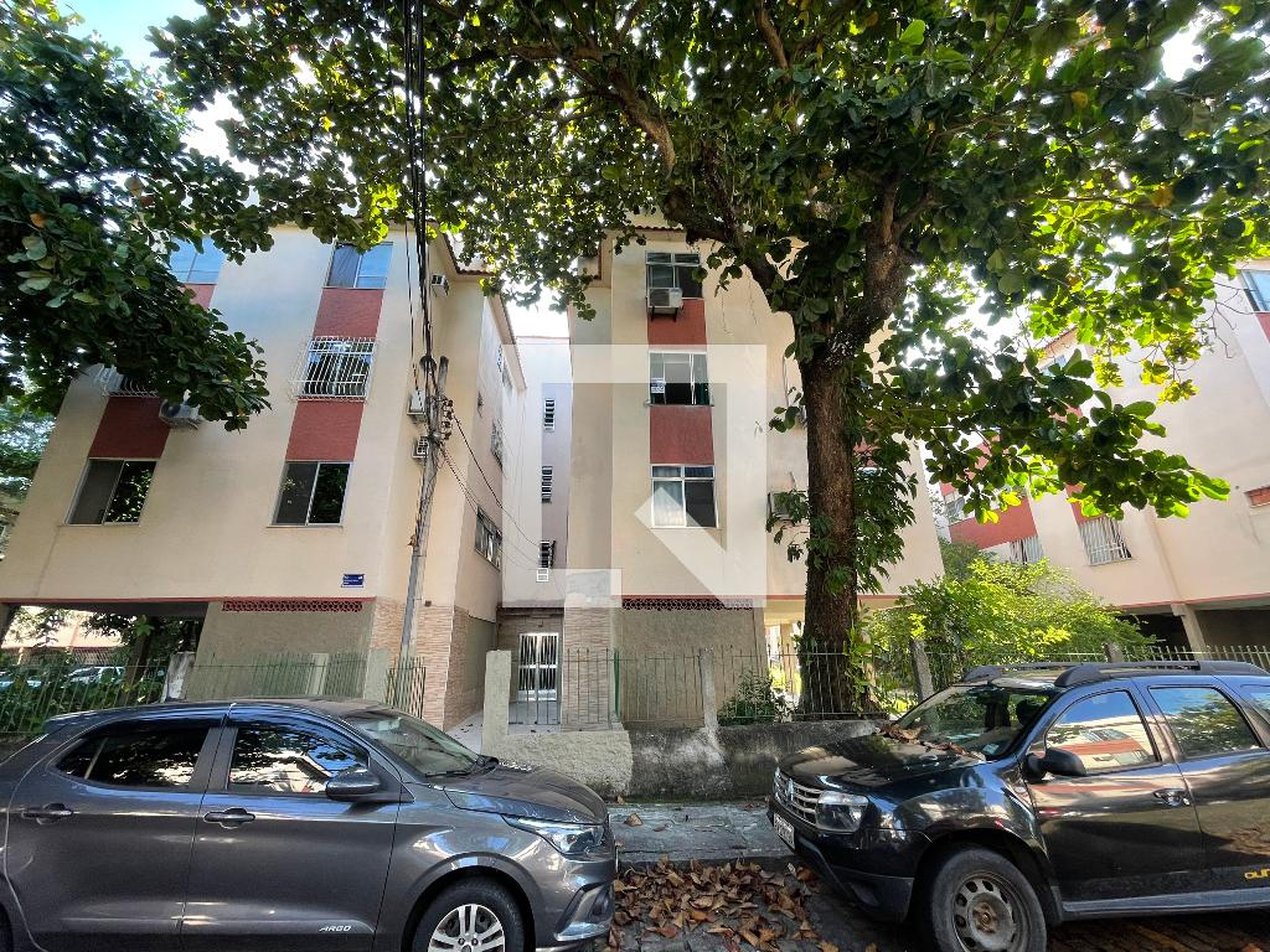 Fachada Condomínio em Rua Castorina Faria Lima, 36