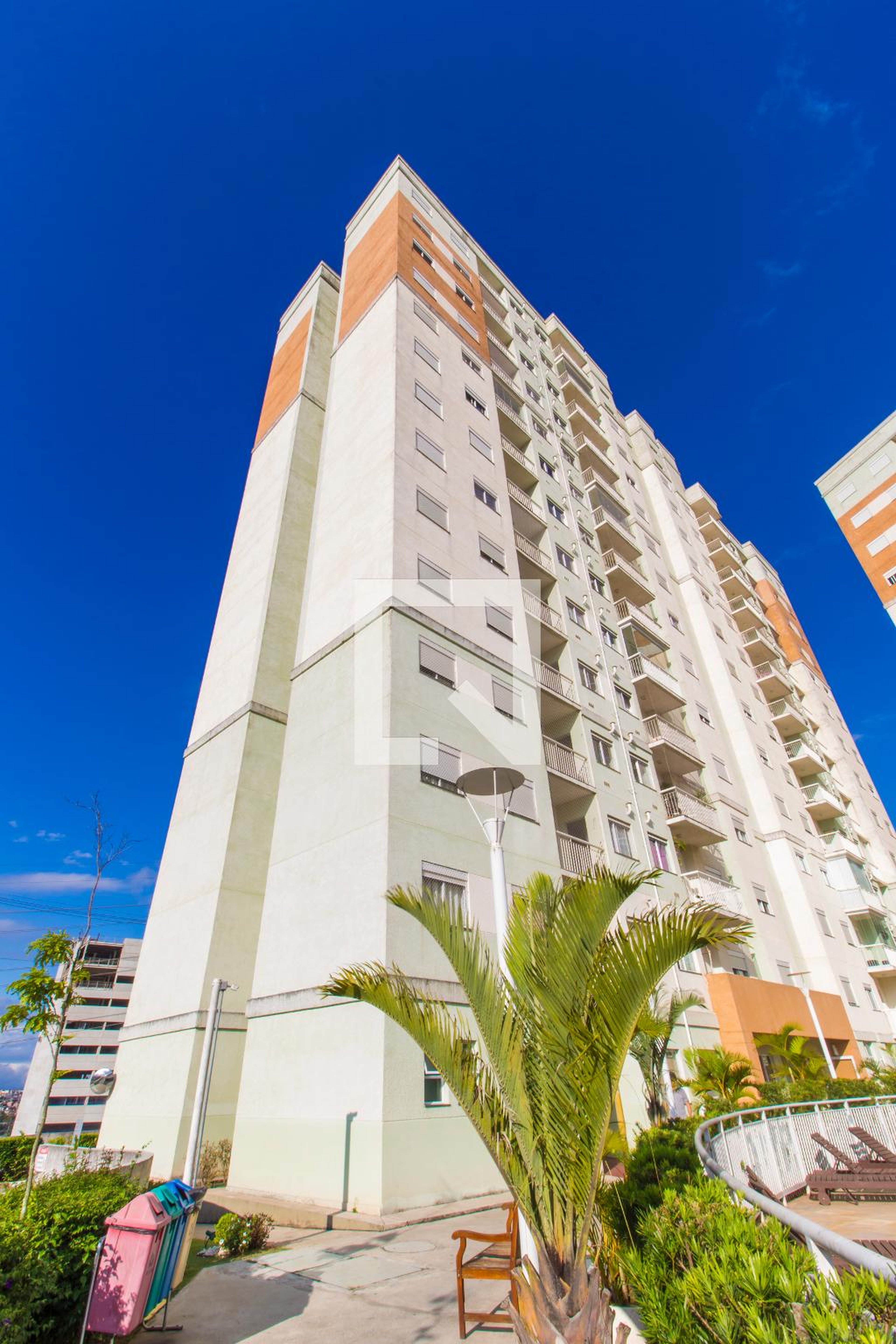 Fachada Condomínio em Avenida Aníbal Correia, 1619