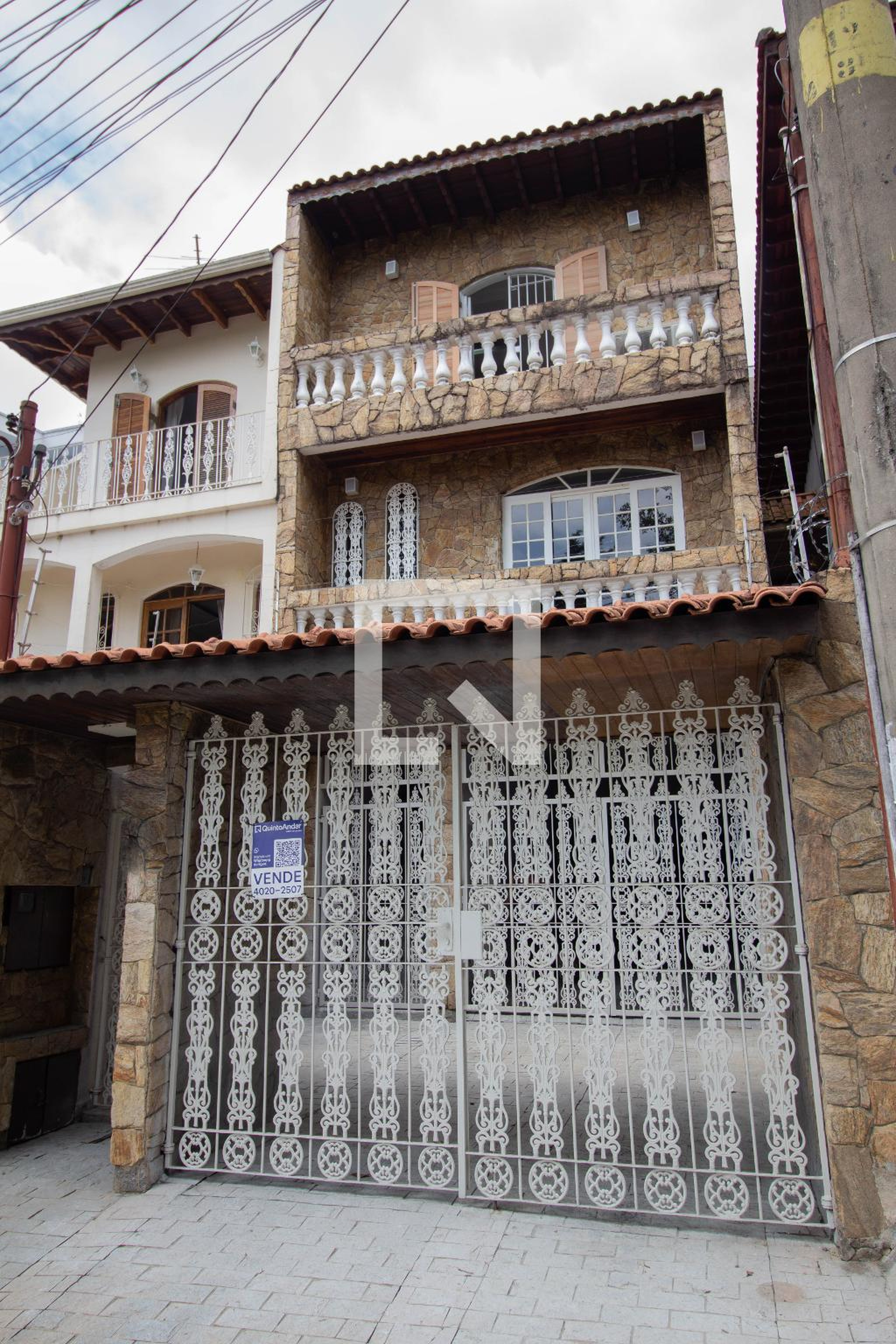 Fachada Condomínio em Rua Leonardo Lerner, 164