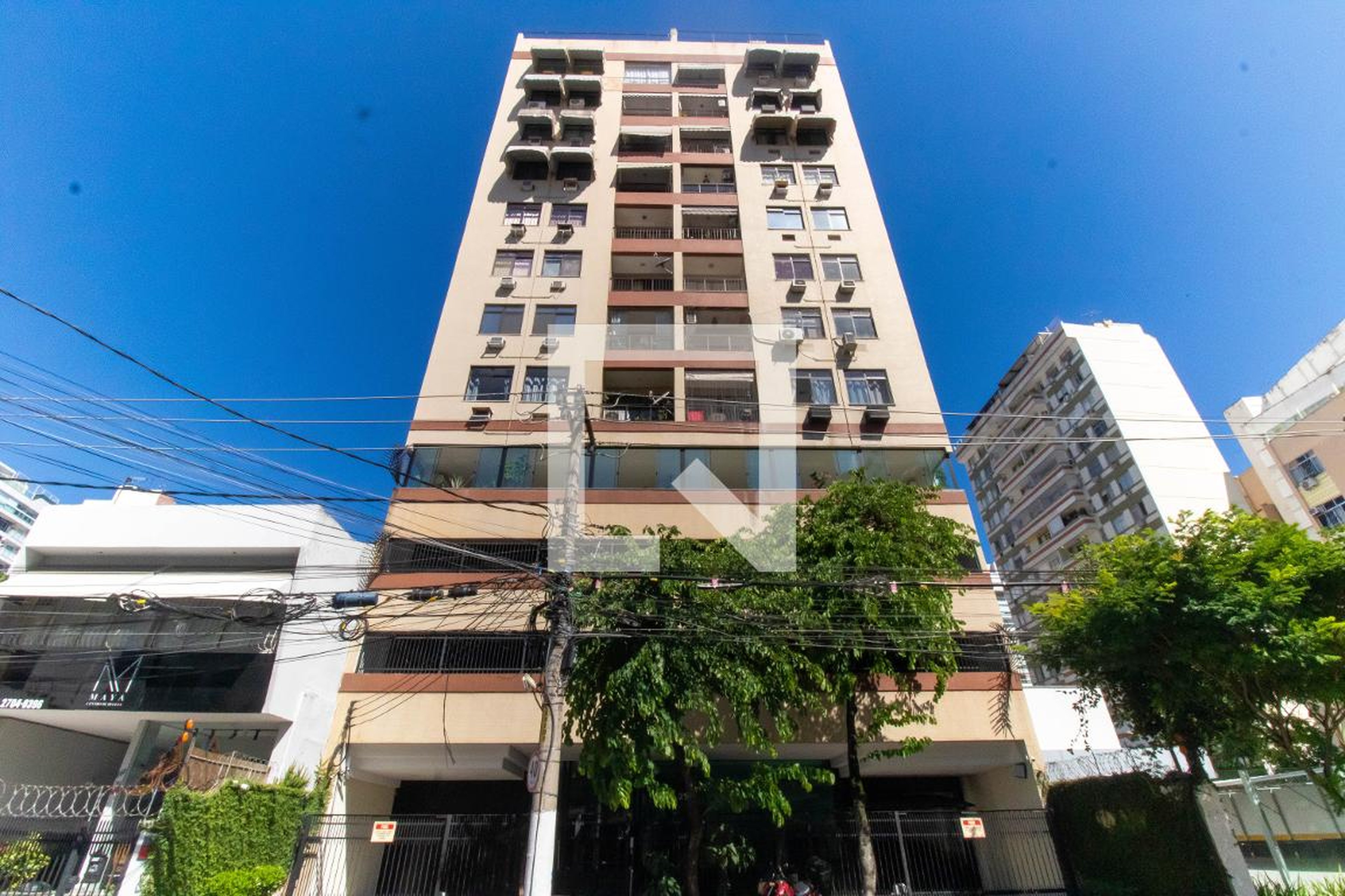 Fachada Condomínio Roberto Cruz