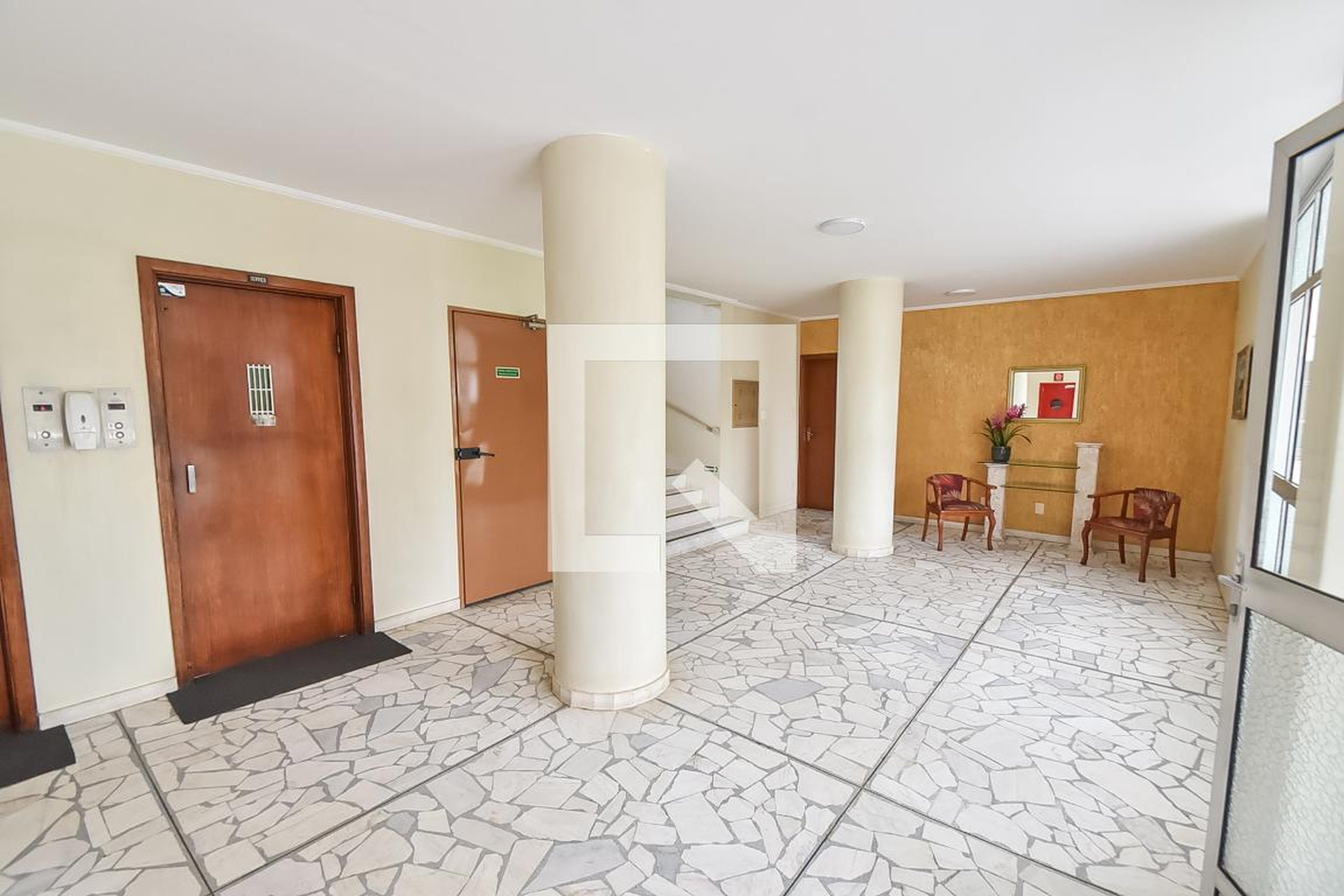 Hall de entrada - Edifícios Araxá e Caxambú
