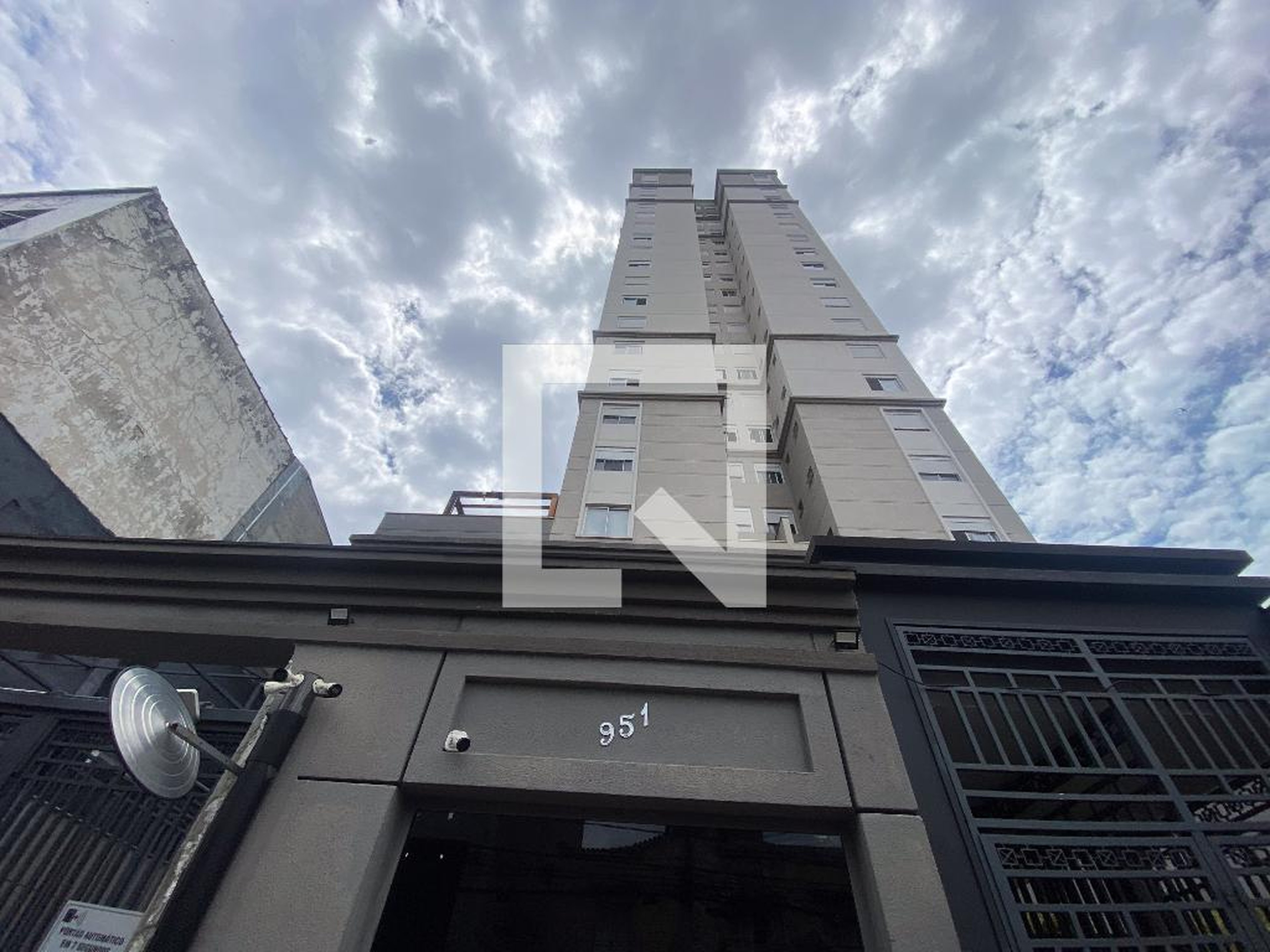 Fachada Condomínio em Rua Silva Teles, 95