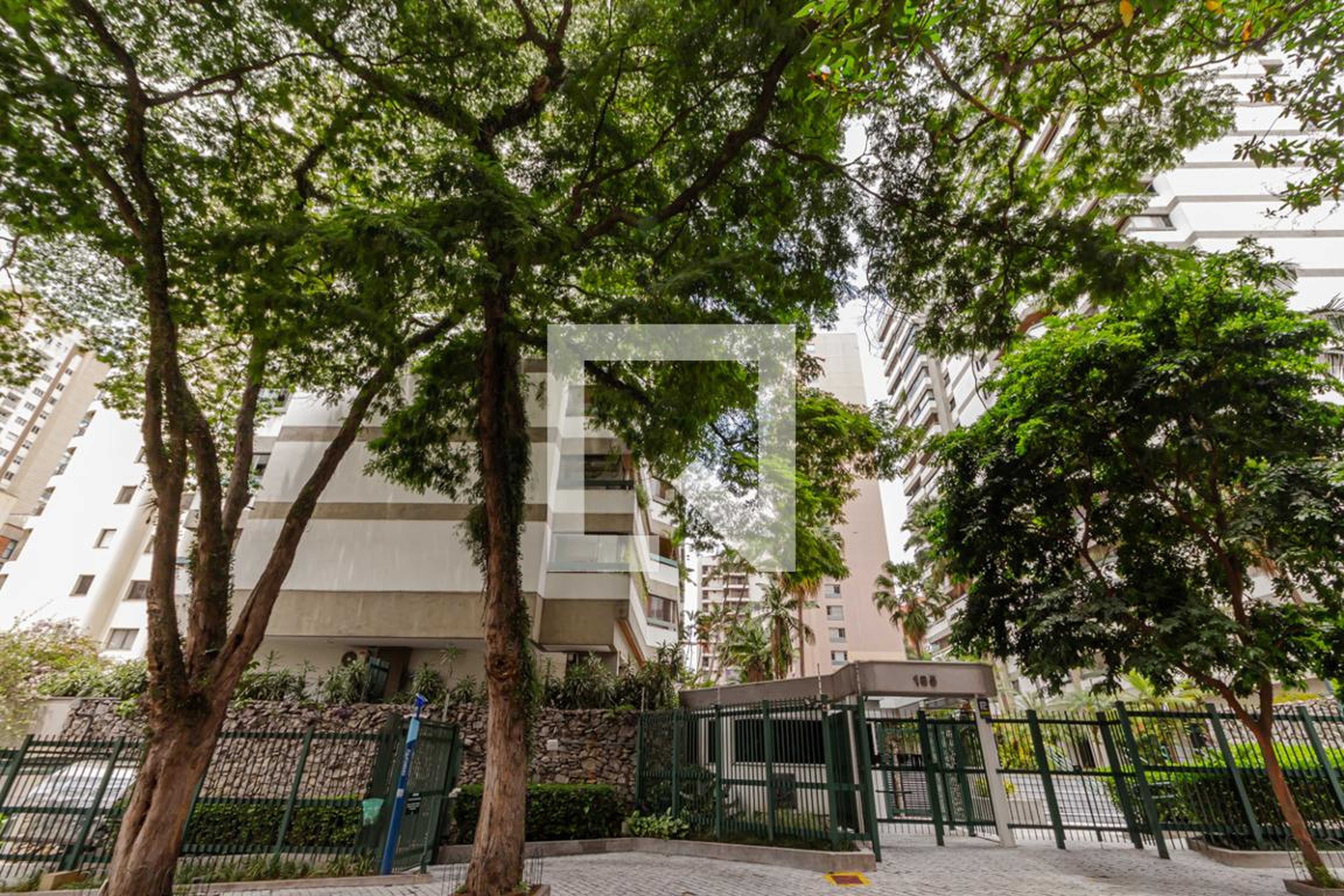 Fachada Condomínio Avis Rara