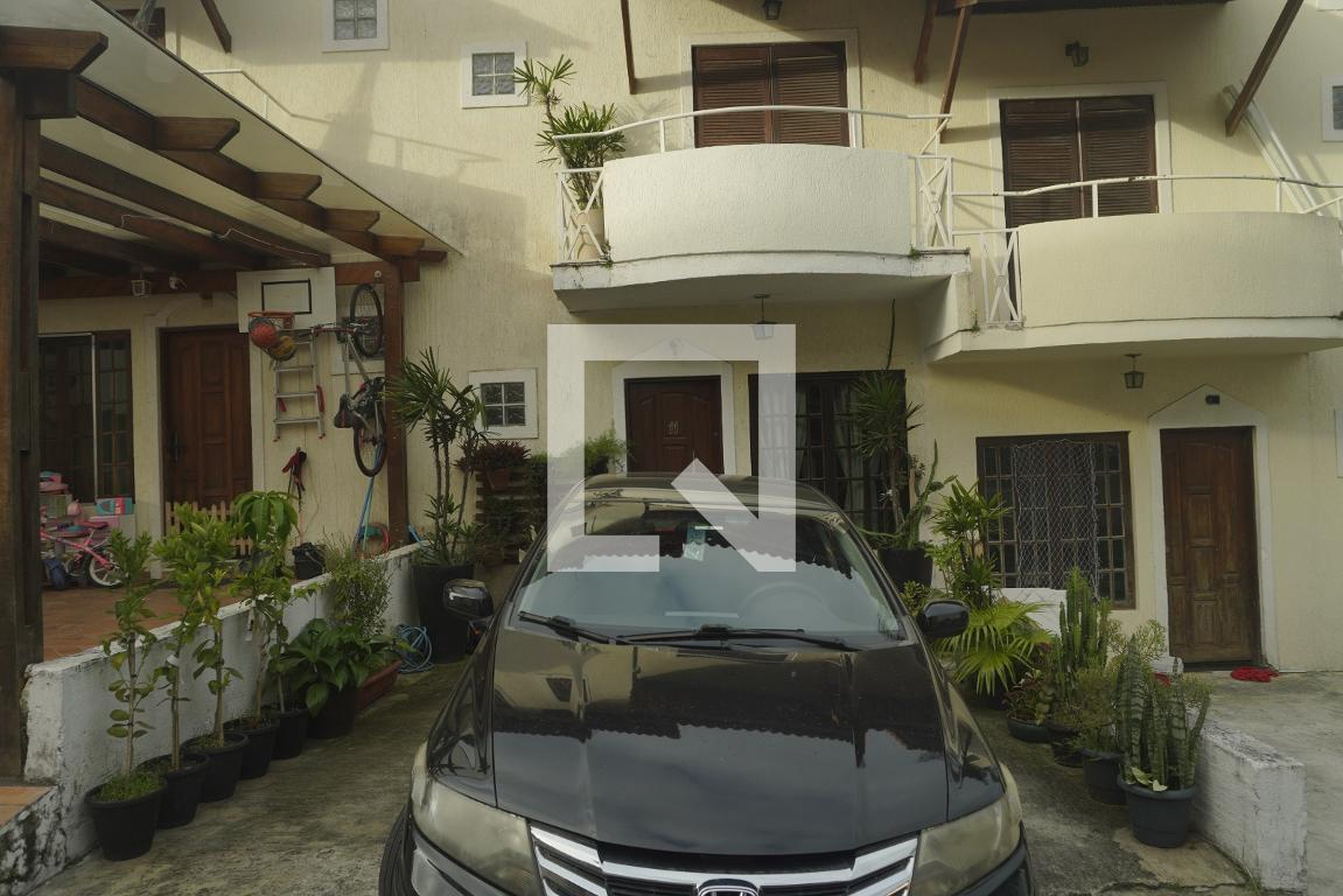 Fachada Condomínio em Rua Tarapitinga, 201