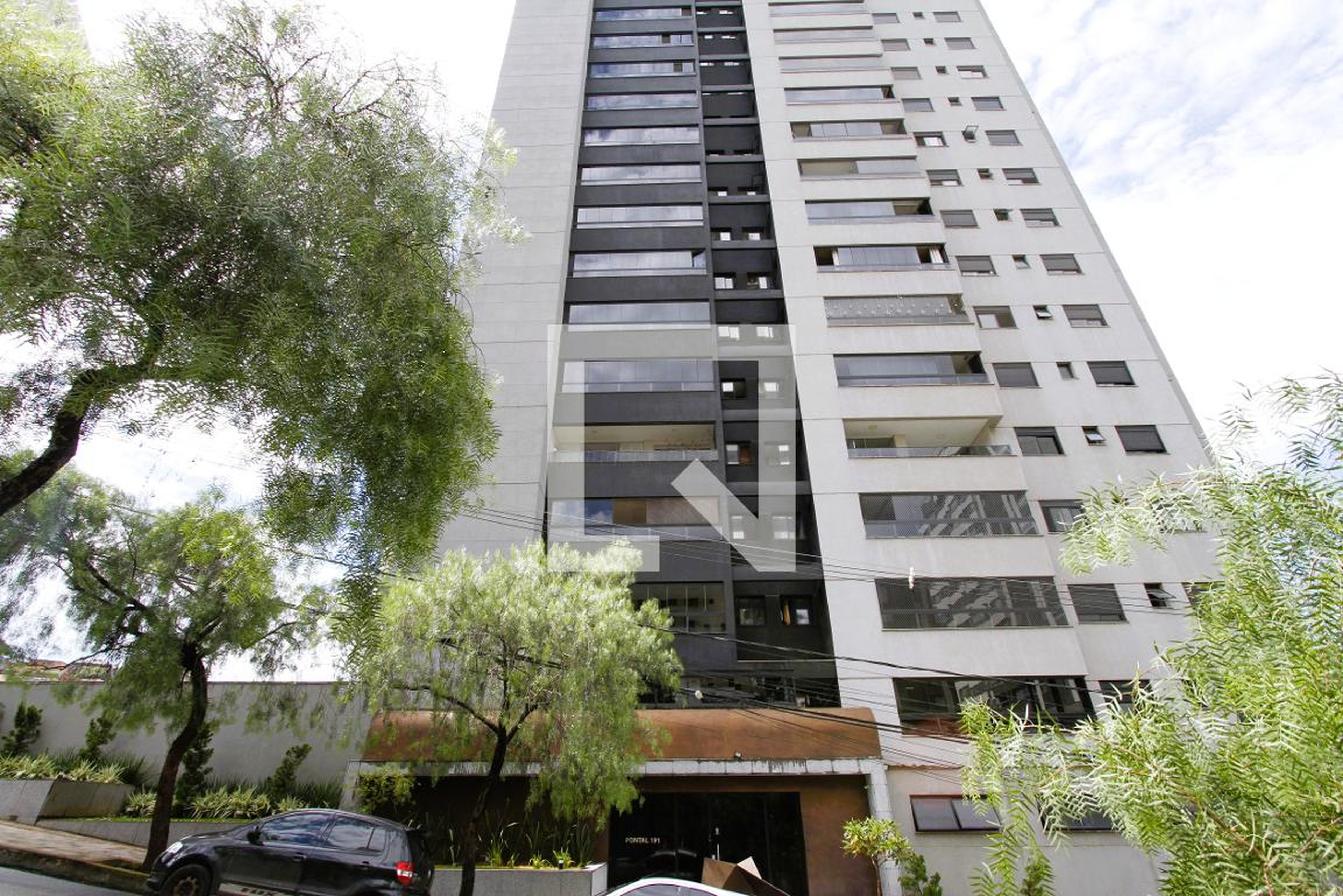 Fachada do Prédio Condomínio em Rua Ignácio Alves Martins, 191