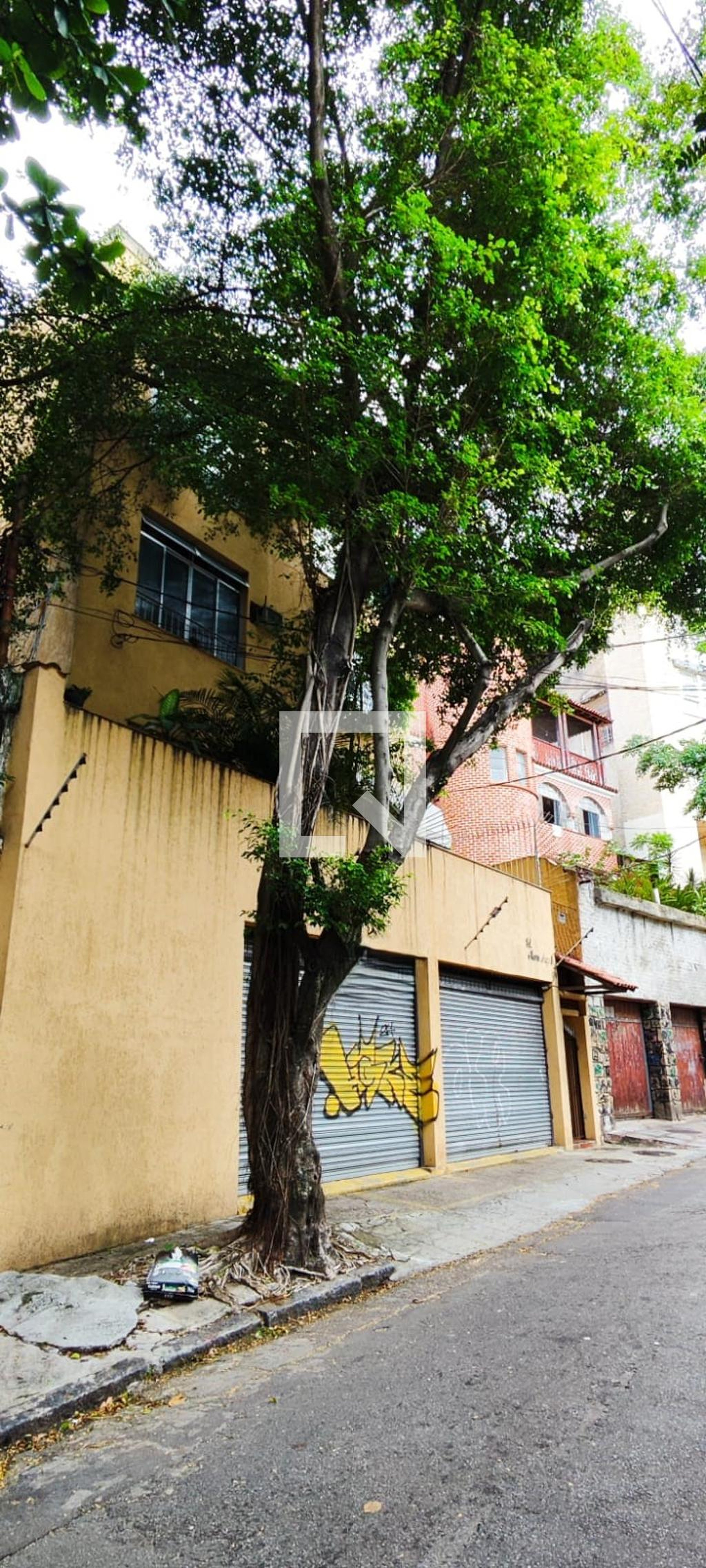 Fachada Condomínio em Praça Presidente Aguirre Cerda, 45
