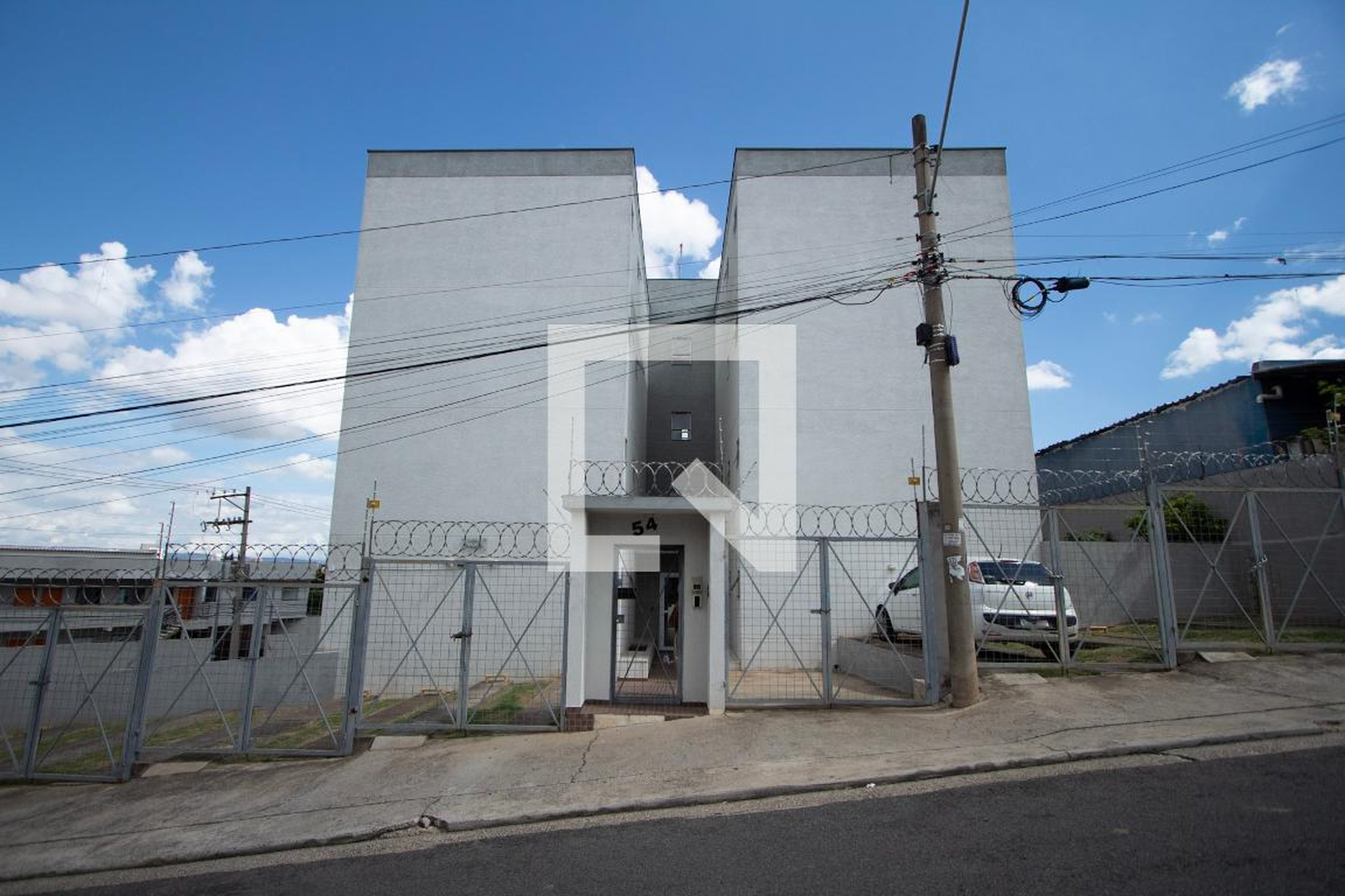 Fachada Condomínio em Rua Demanda do Valle Blaseck, 53