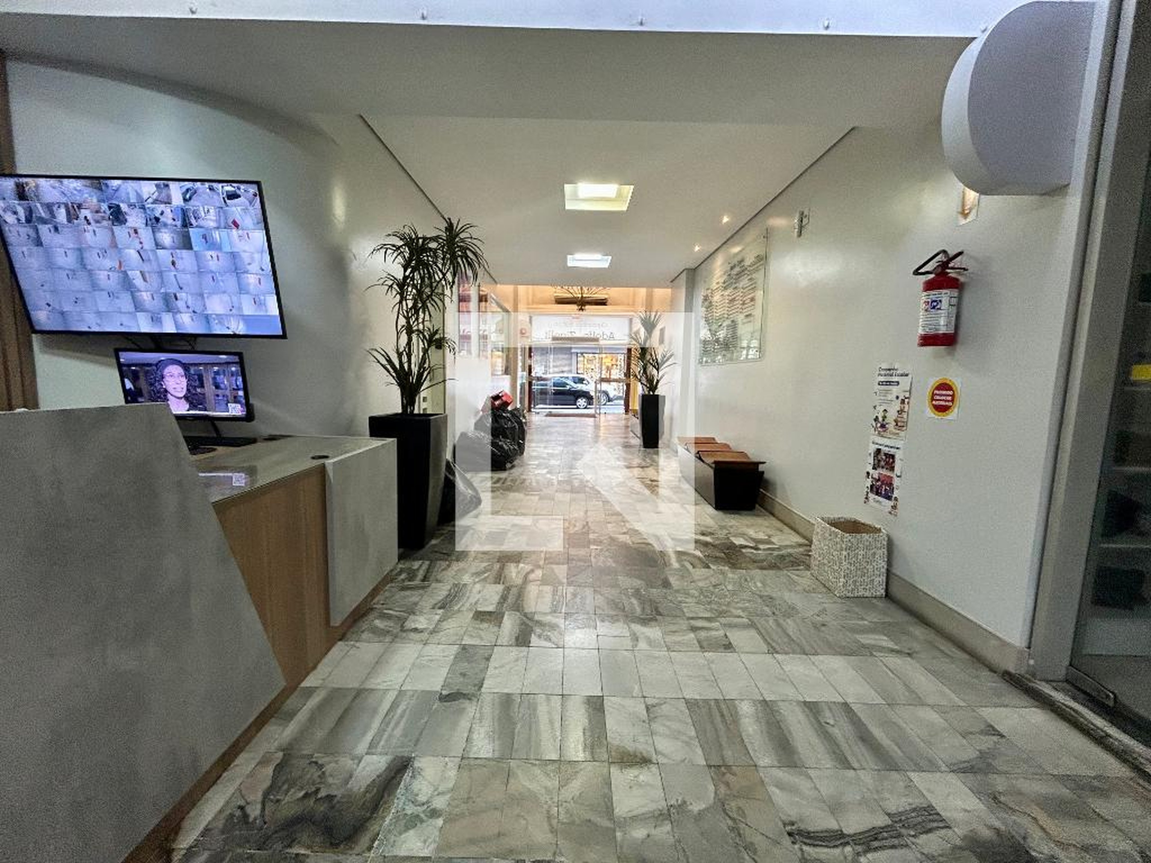 Hall de entrada Condomínio em Rua dos Ilhéus, 46