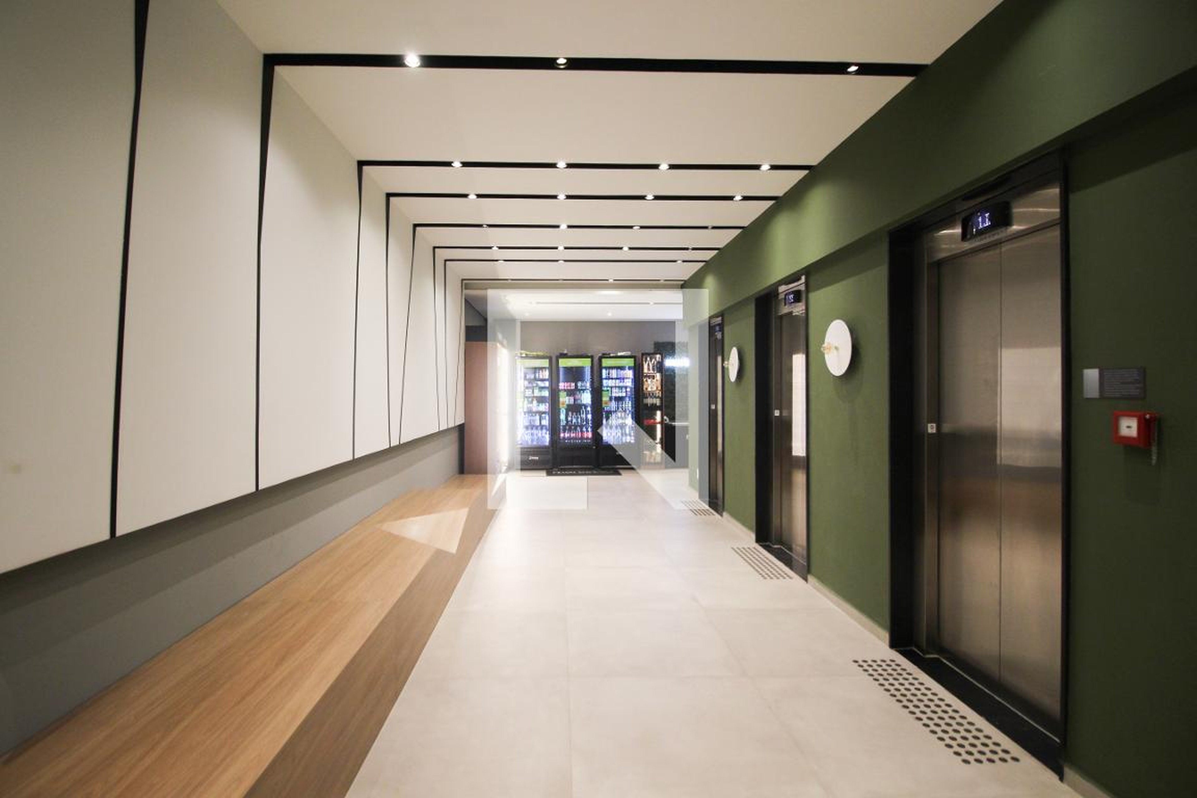 Hall - NEX One Nhambiquaras