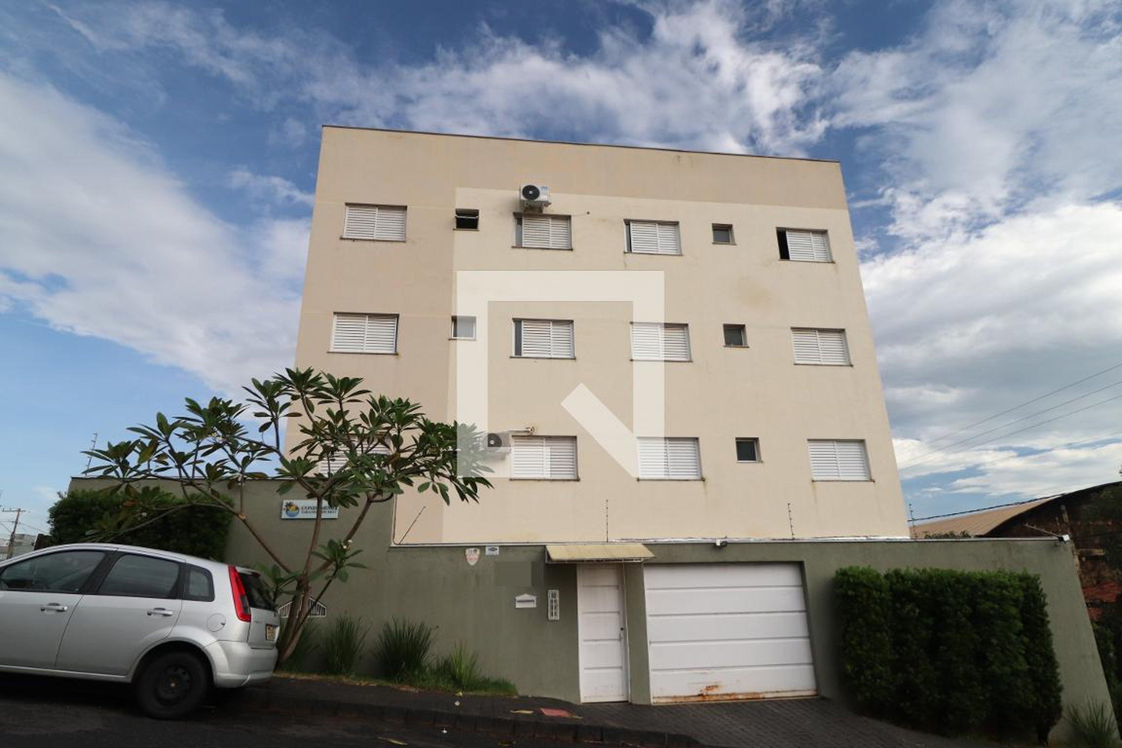 Fachada Condomínio em Avenida Araguari, 2815