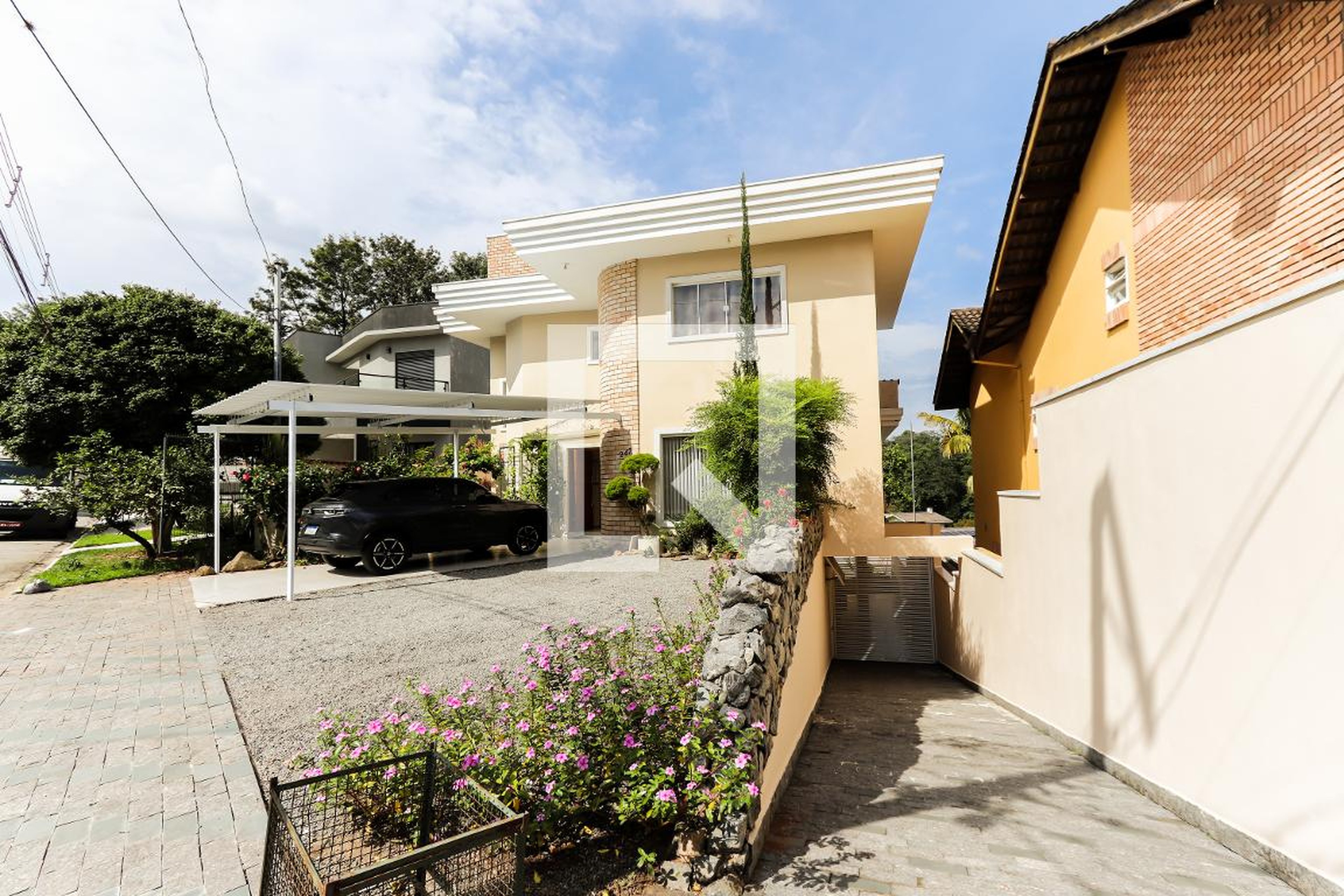 Fachada Condomínio em Rua Anita Catarina Malfatti, 247