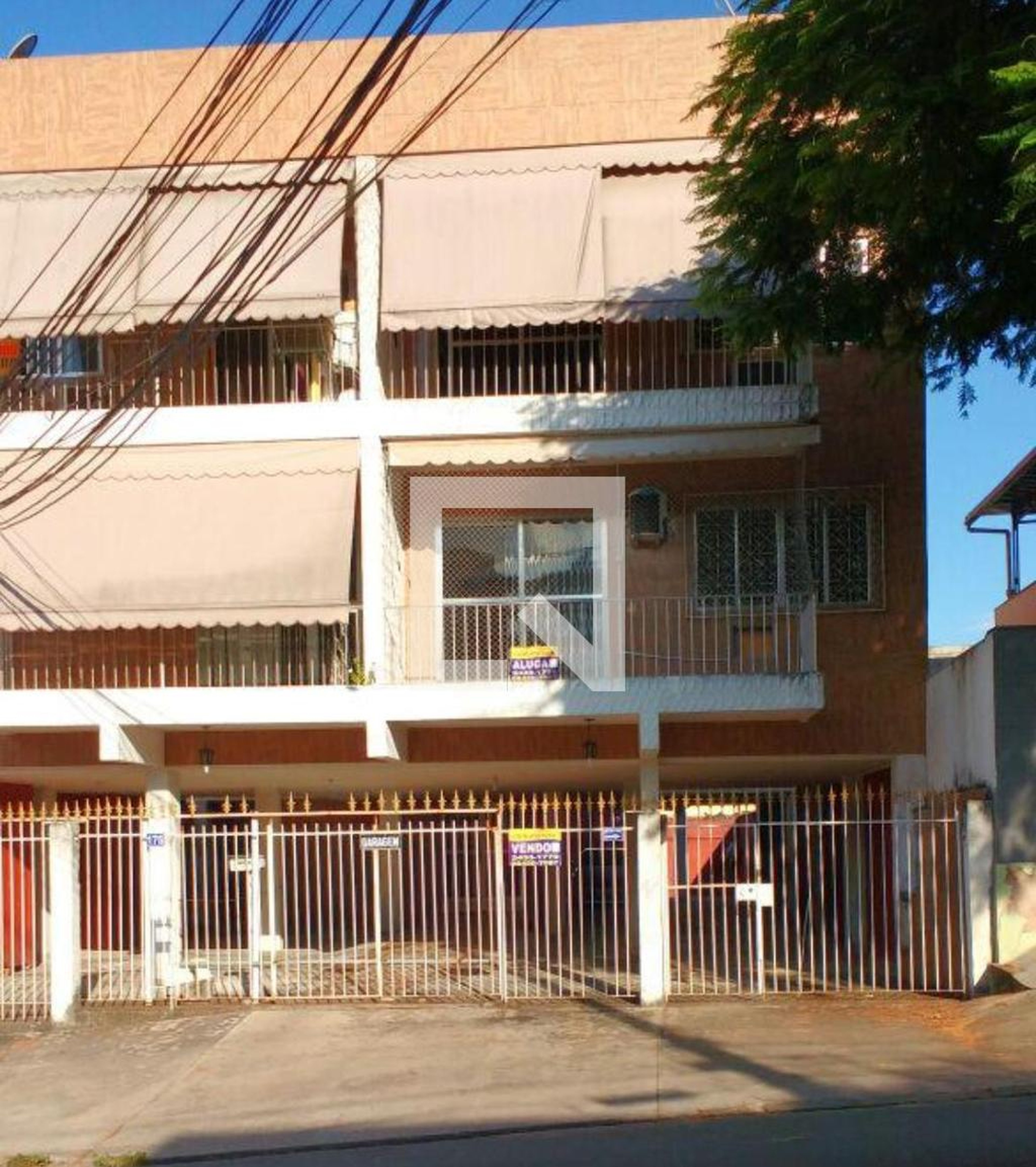 Fachada Condomínio em Rua Roque Barreto, 175