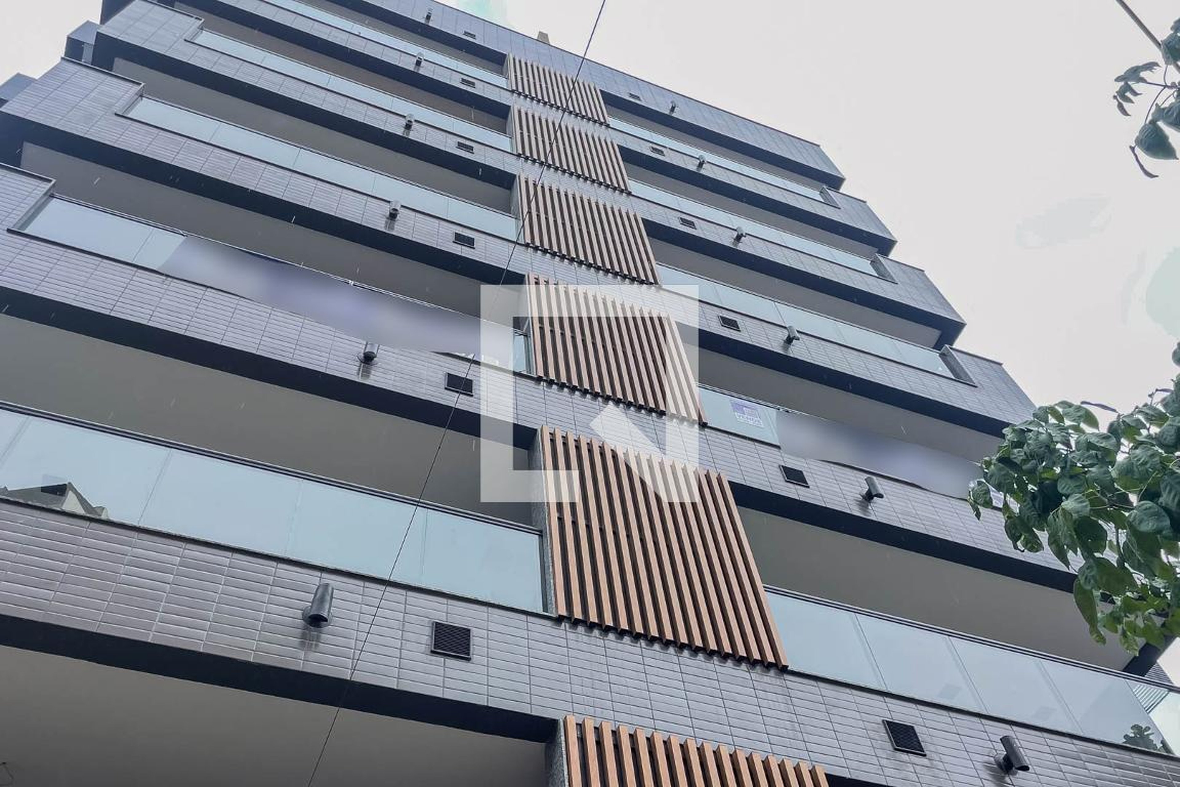 Fachada Condomínio em Rua Santa Sofía, 68