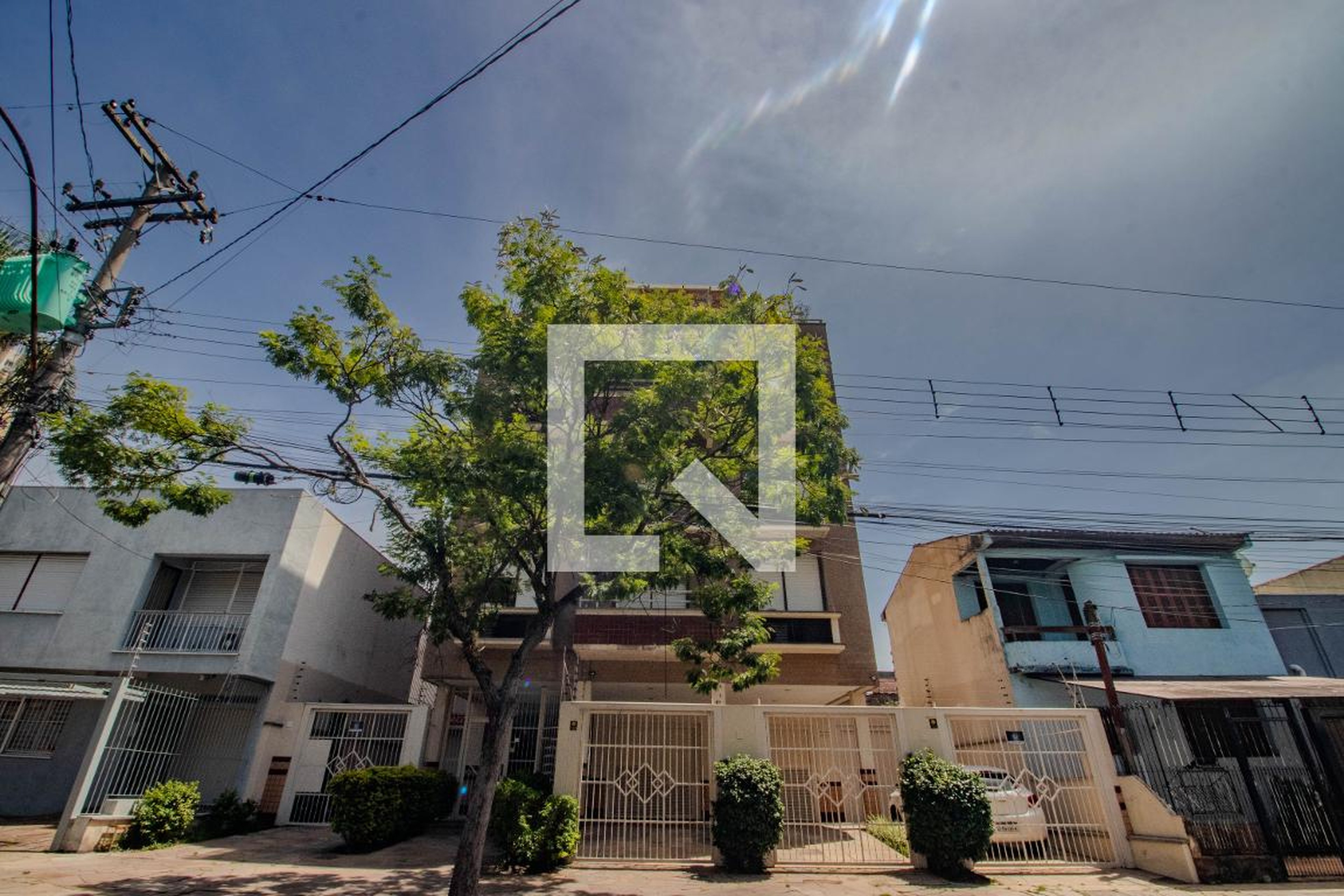 Fachada Condomínio em Rua Visconde do Rio Branco, 413