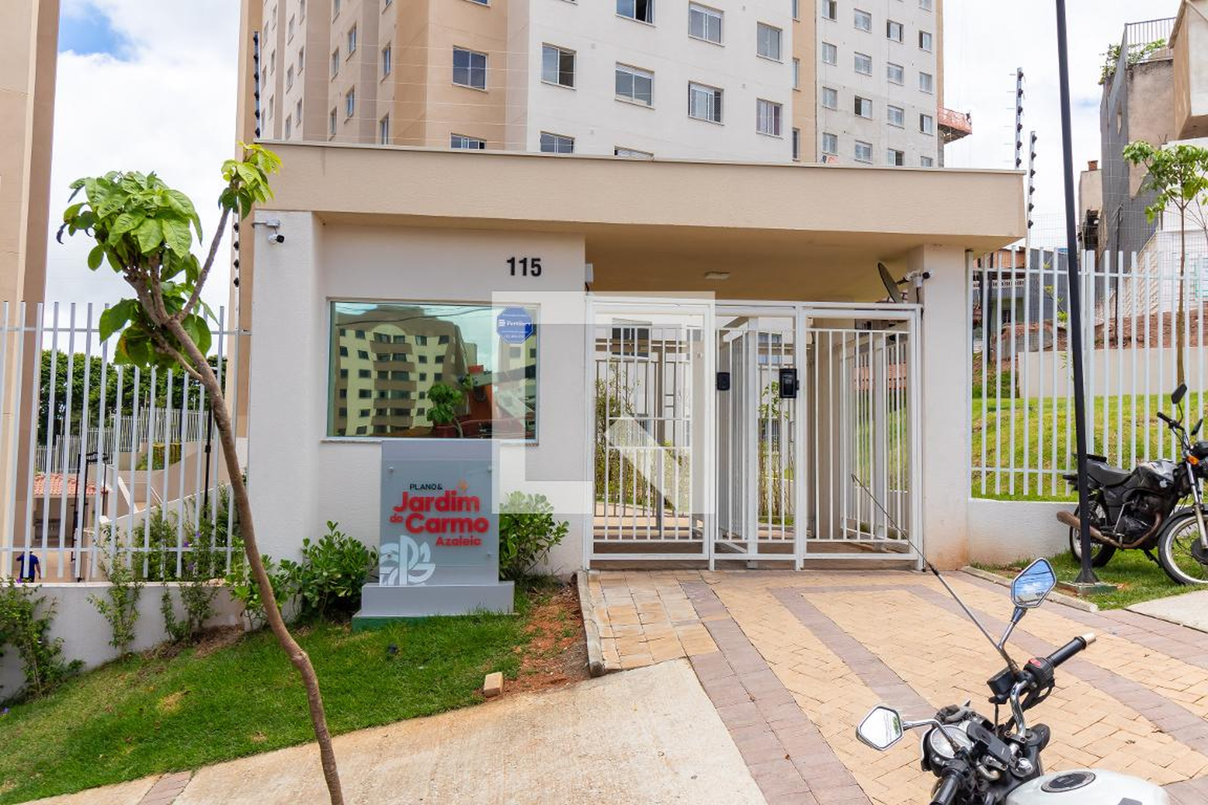 Fachada Condomínio Plano e Plano Jardim do Carmo Azaleia