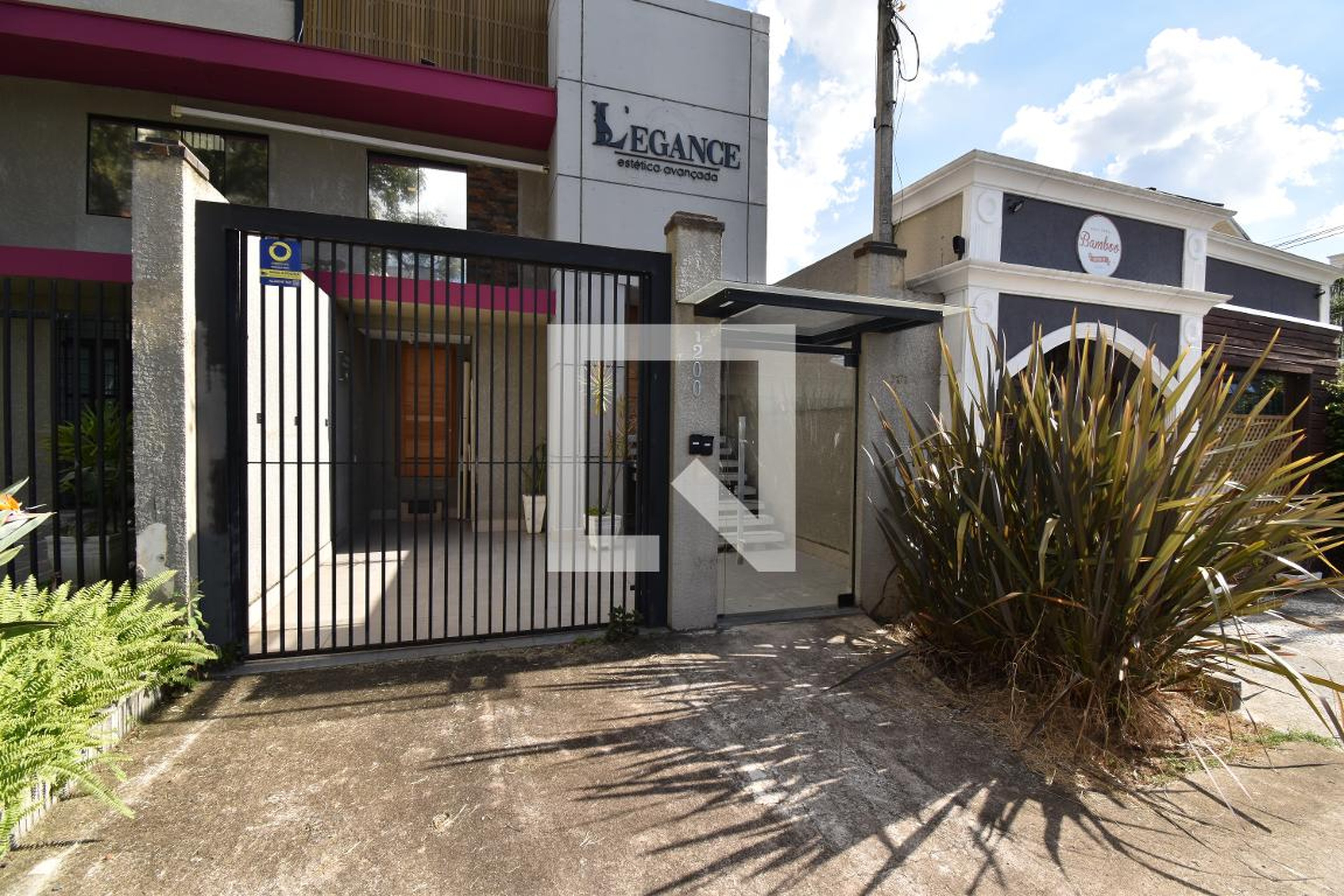 Fachada Condomínio em Rua do Herval, 1200