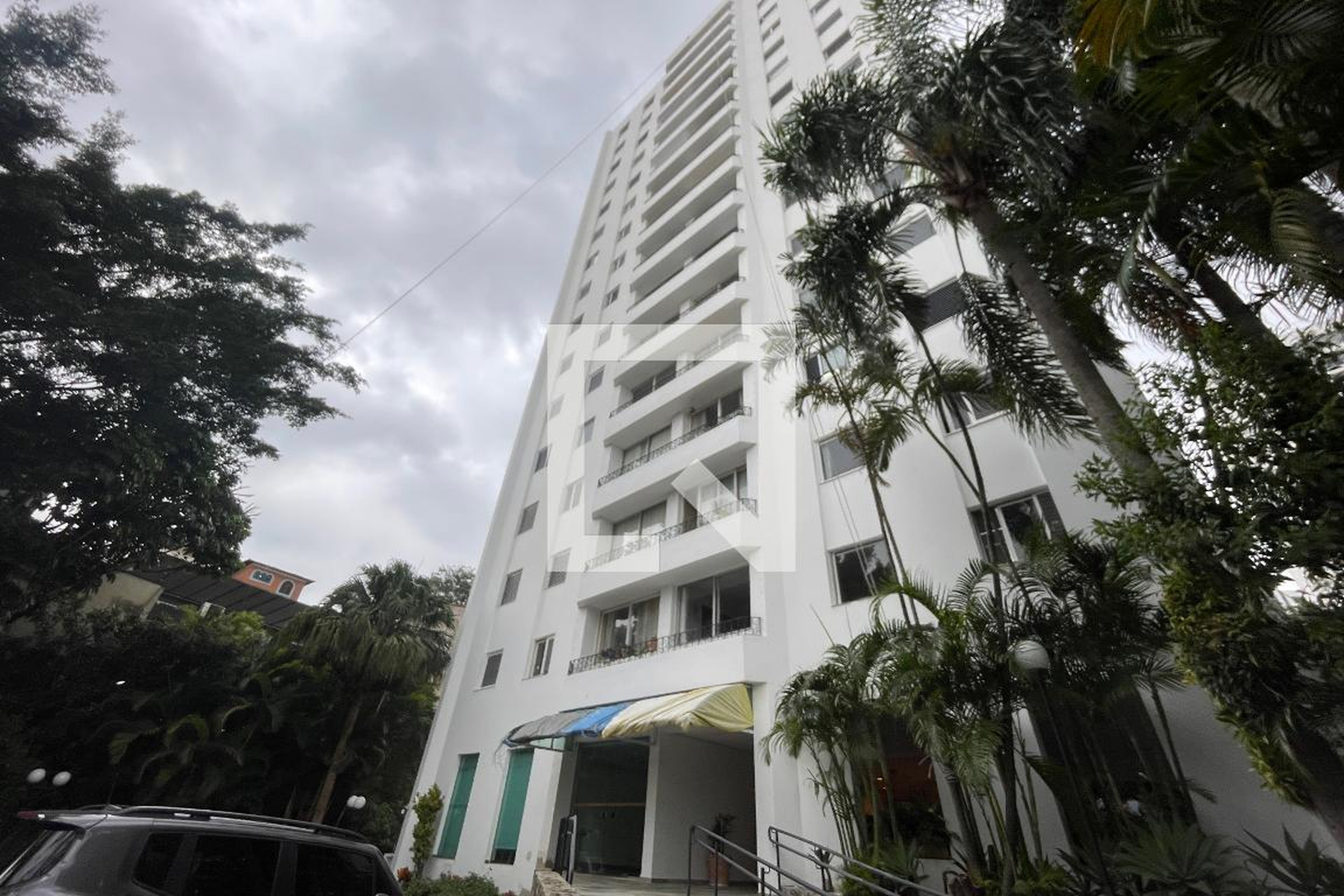 Fachada do Prédio Condomínio em Rua Soror Angélica, 521