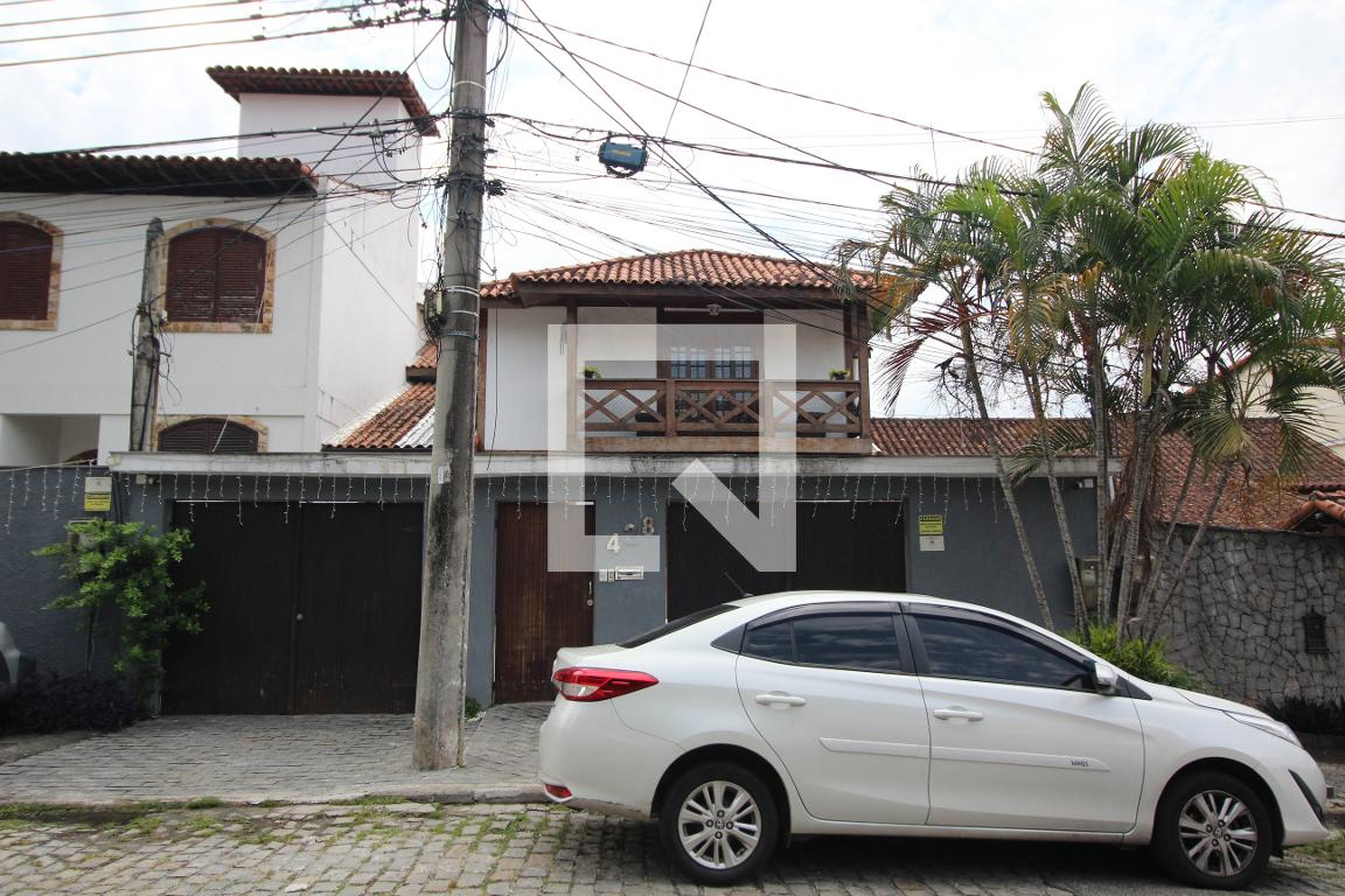 Fachada Condomínio em Rua Monte Verde, 428