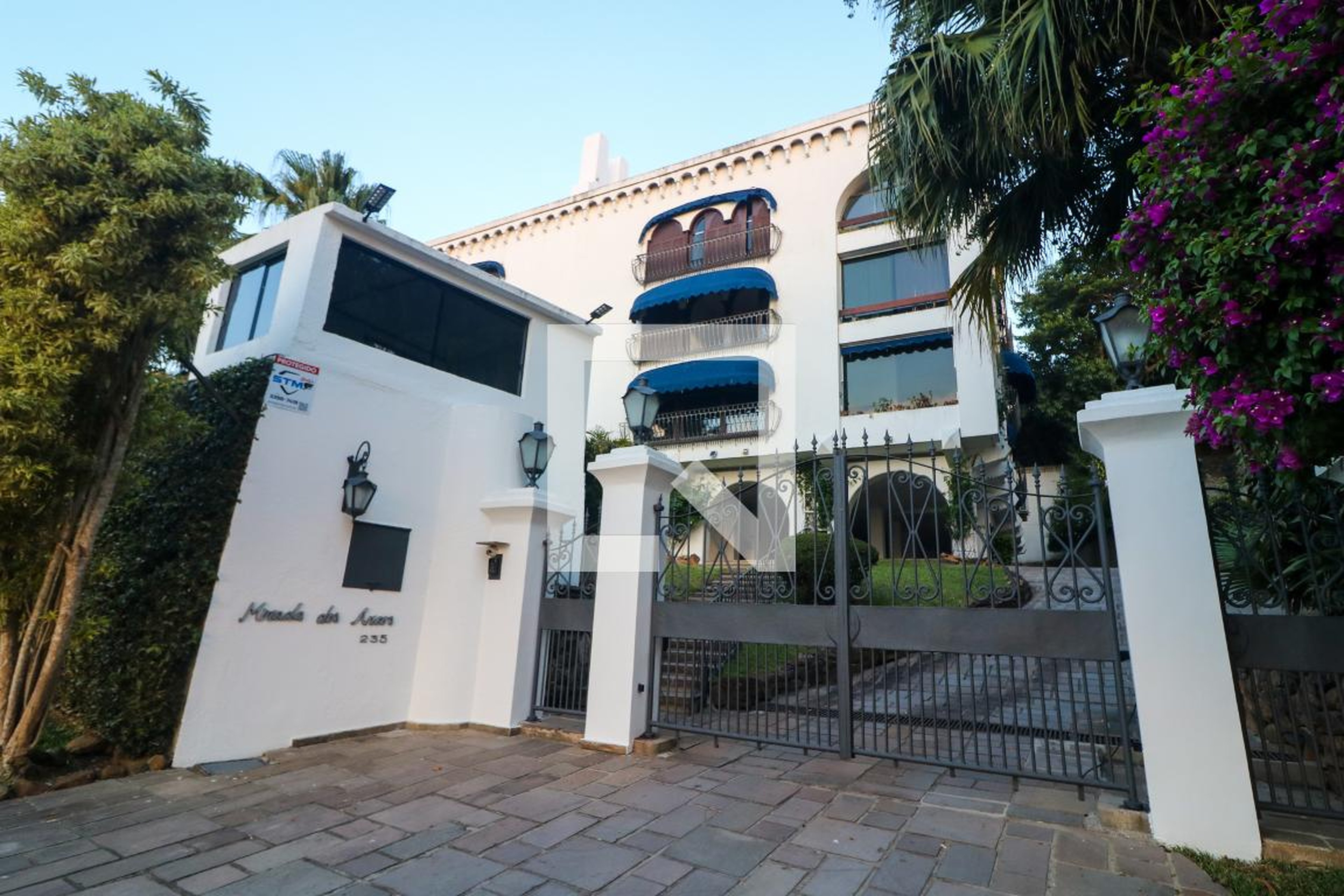 Fachada do Prédio Condomínio em Rua Burum, 235