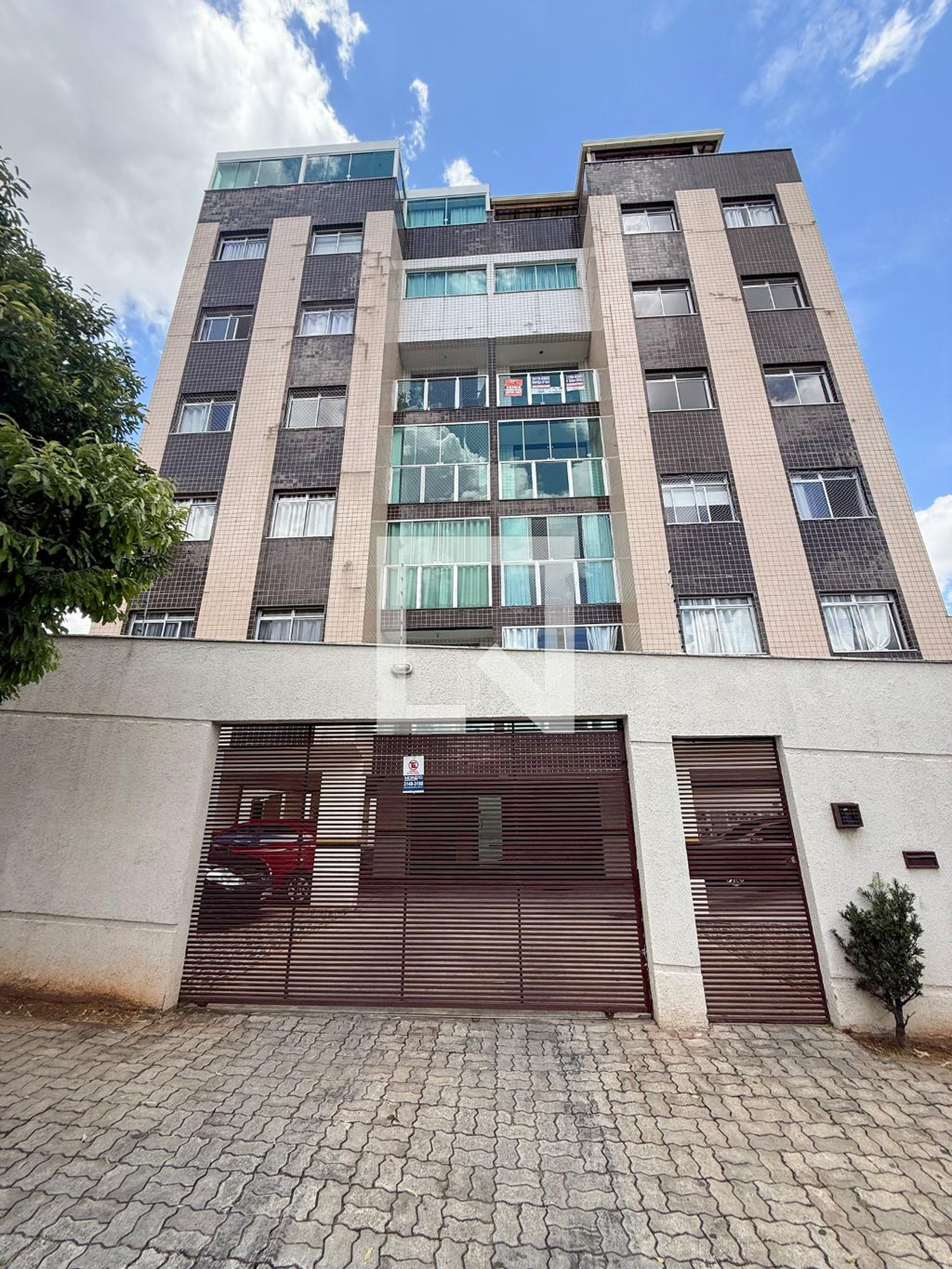 Fachada Condomínio em Alameda dos Sabiás, 790