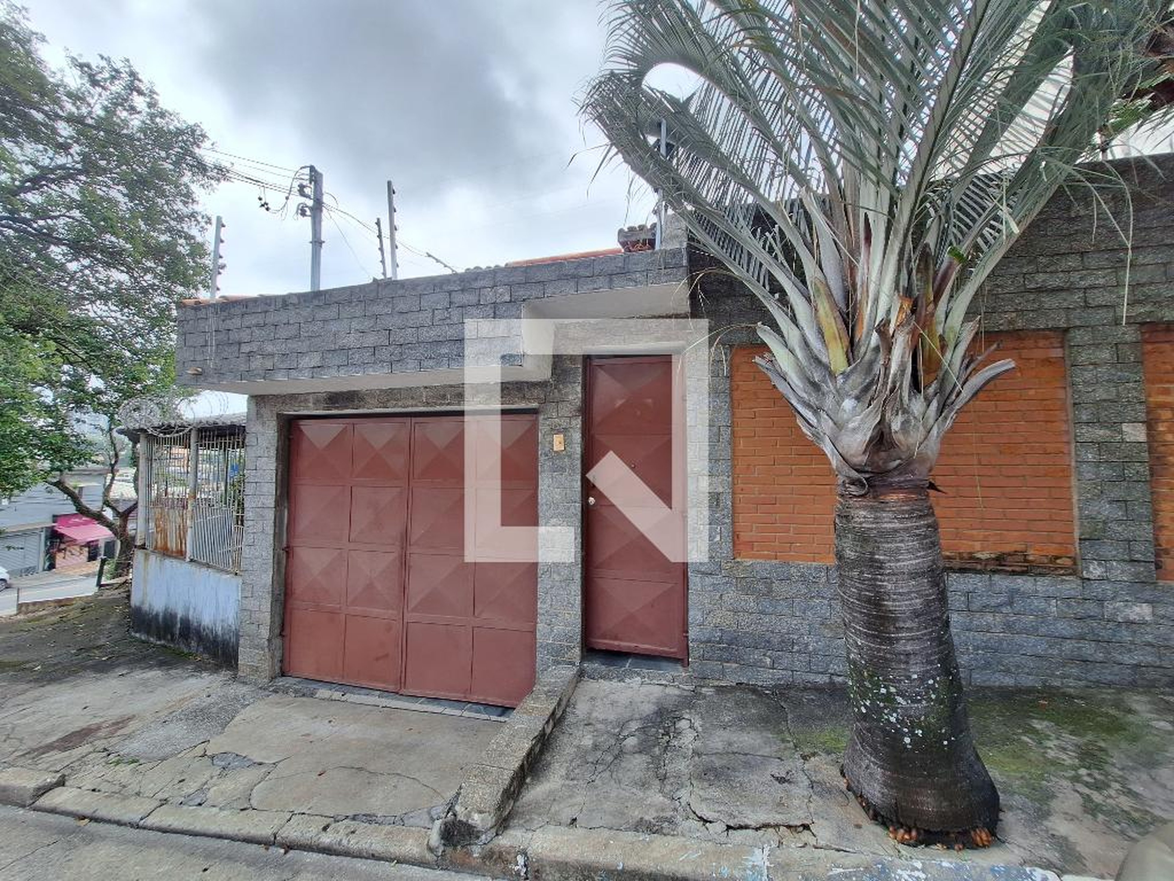 Fachada Condomínio em Rua Sebastião Ivo, 646