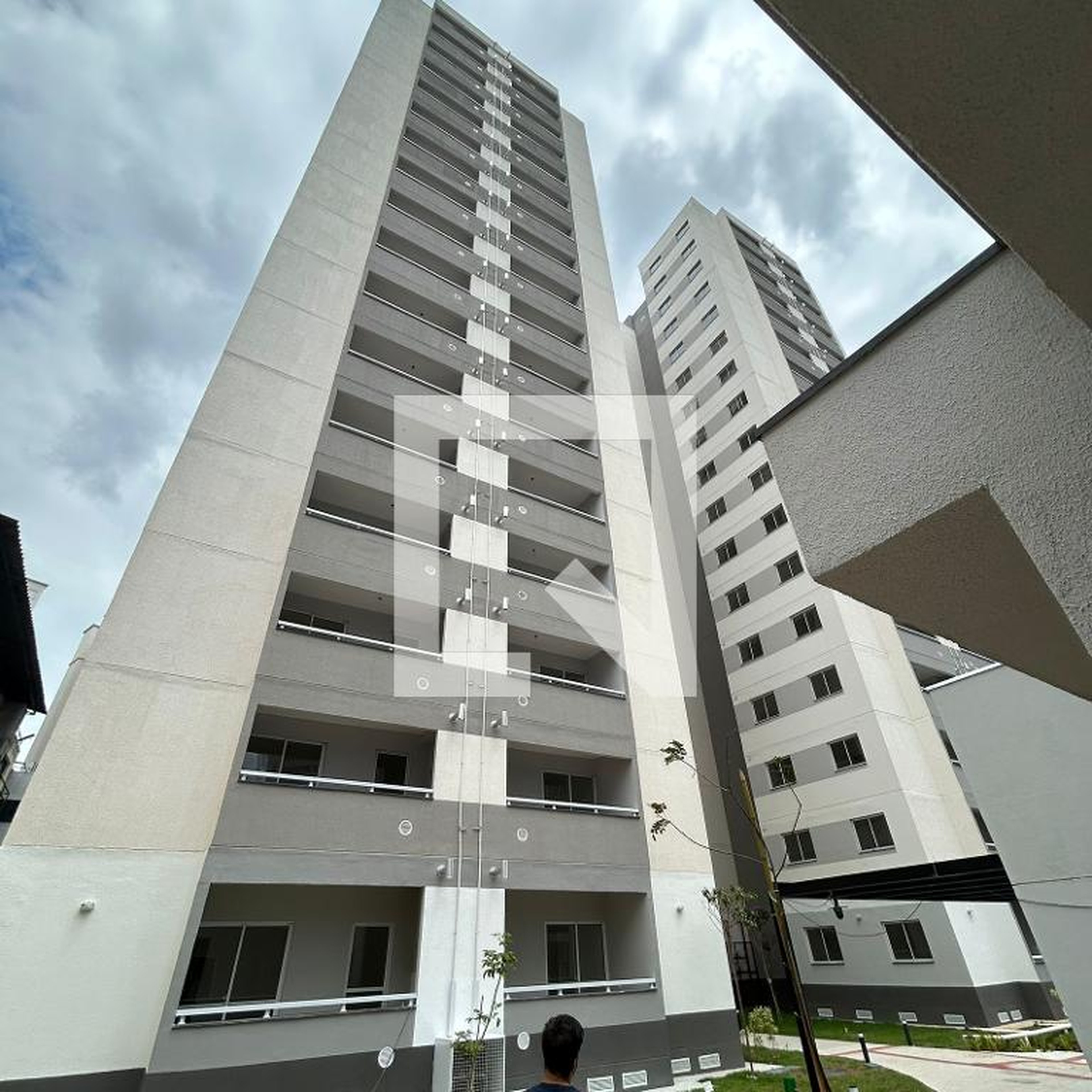 Fachada Condomínio em Rua África do Sul, 177