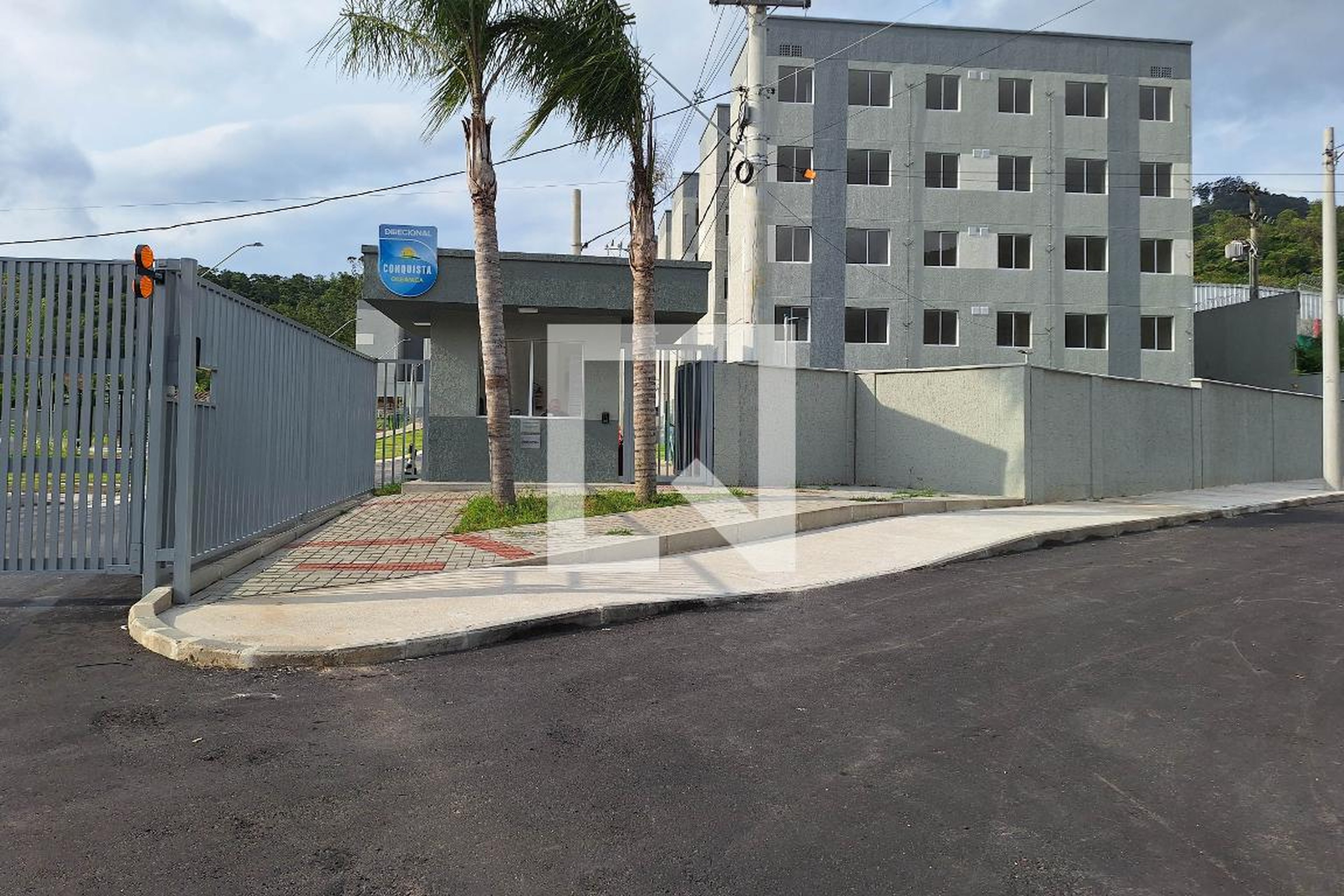 Fachada Condomínio em RJ-106, 0