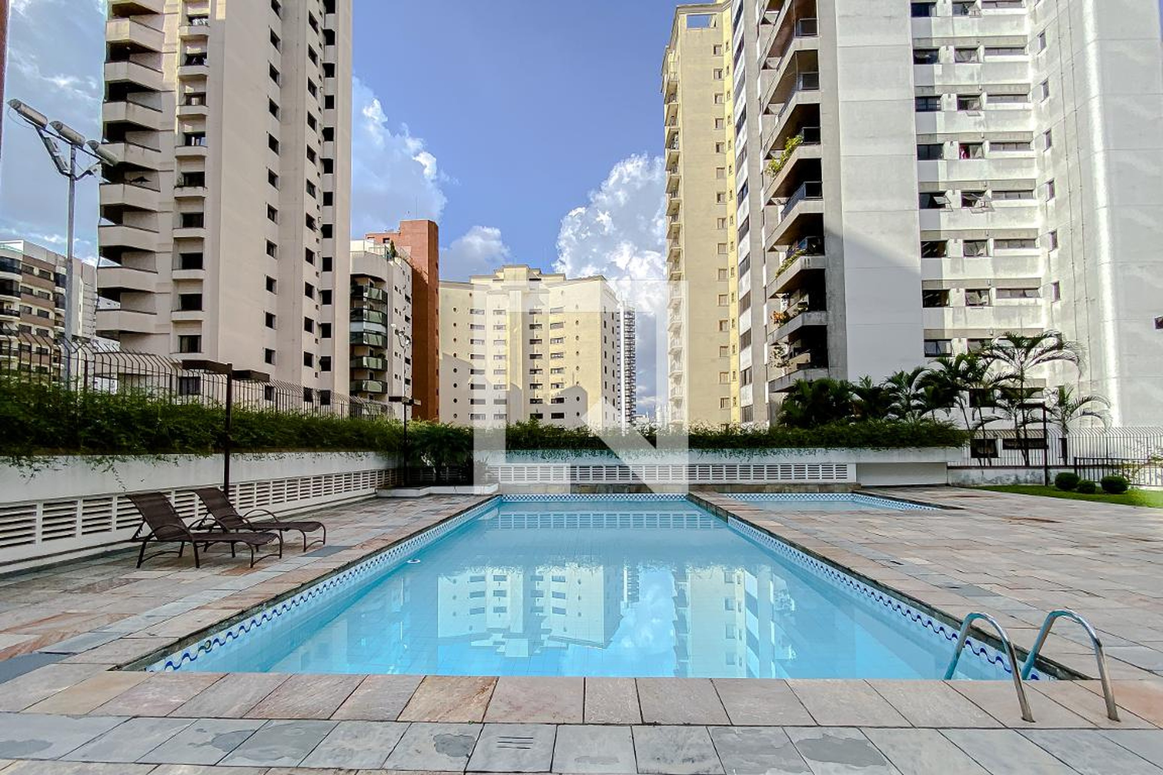 Piscina - Edifício Torreblanca