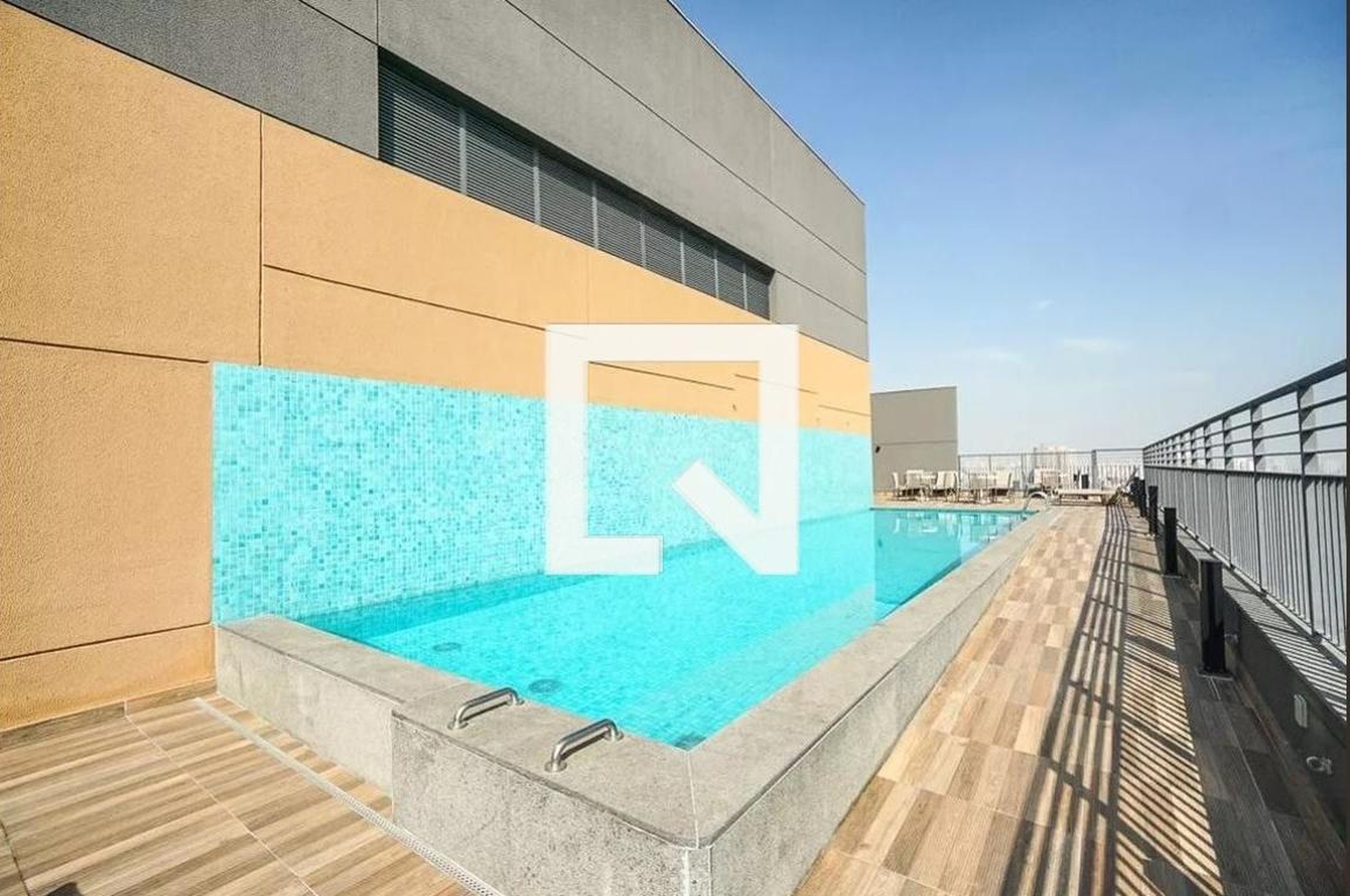 Piscina adulto - Raizes Guilhermina Esperança
