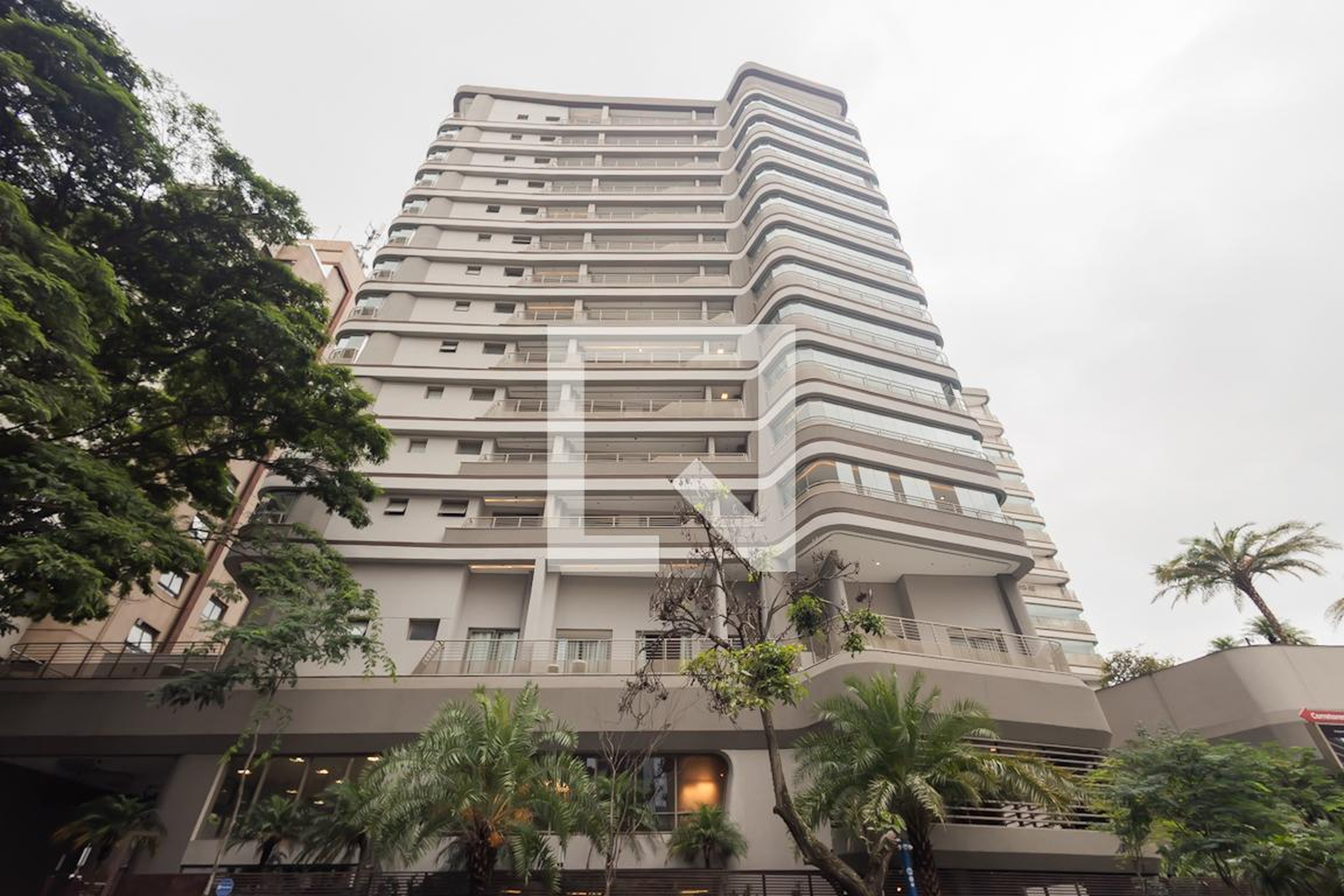 Fachada Condomínio em Rua Francisco Leitão, 416