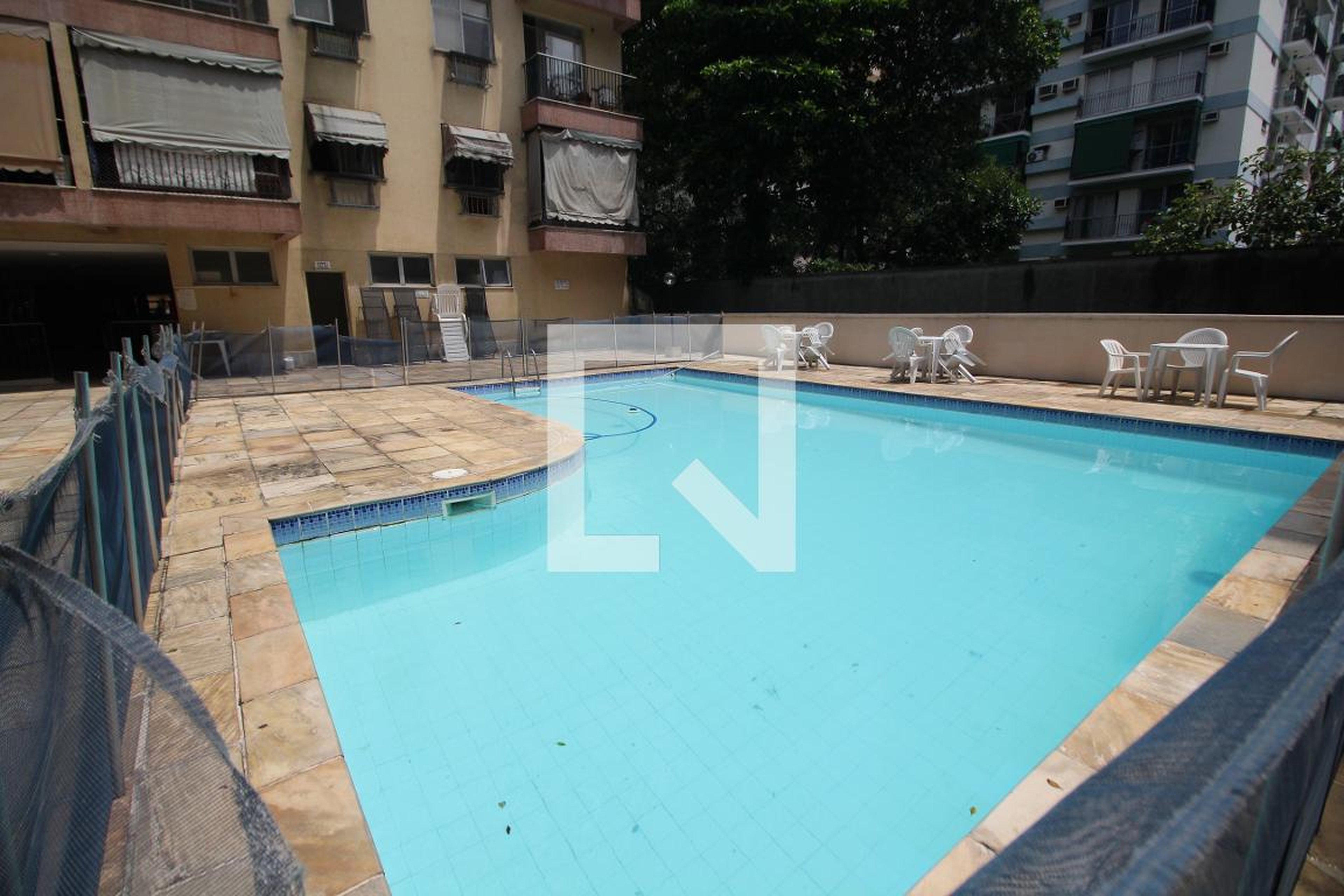 Piscina - Con Marechal Cordeiro de Faria